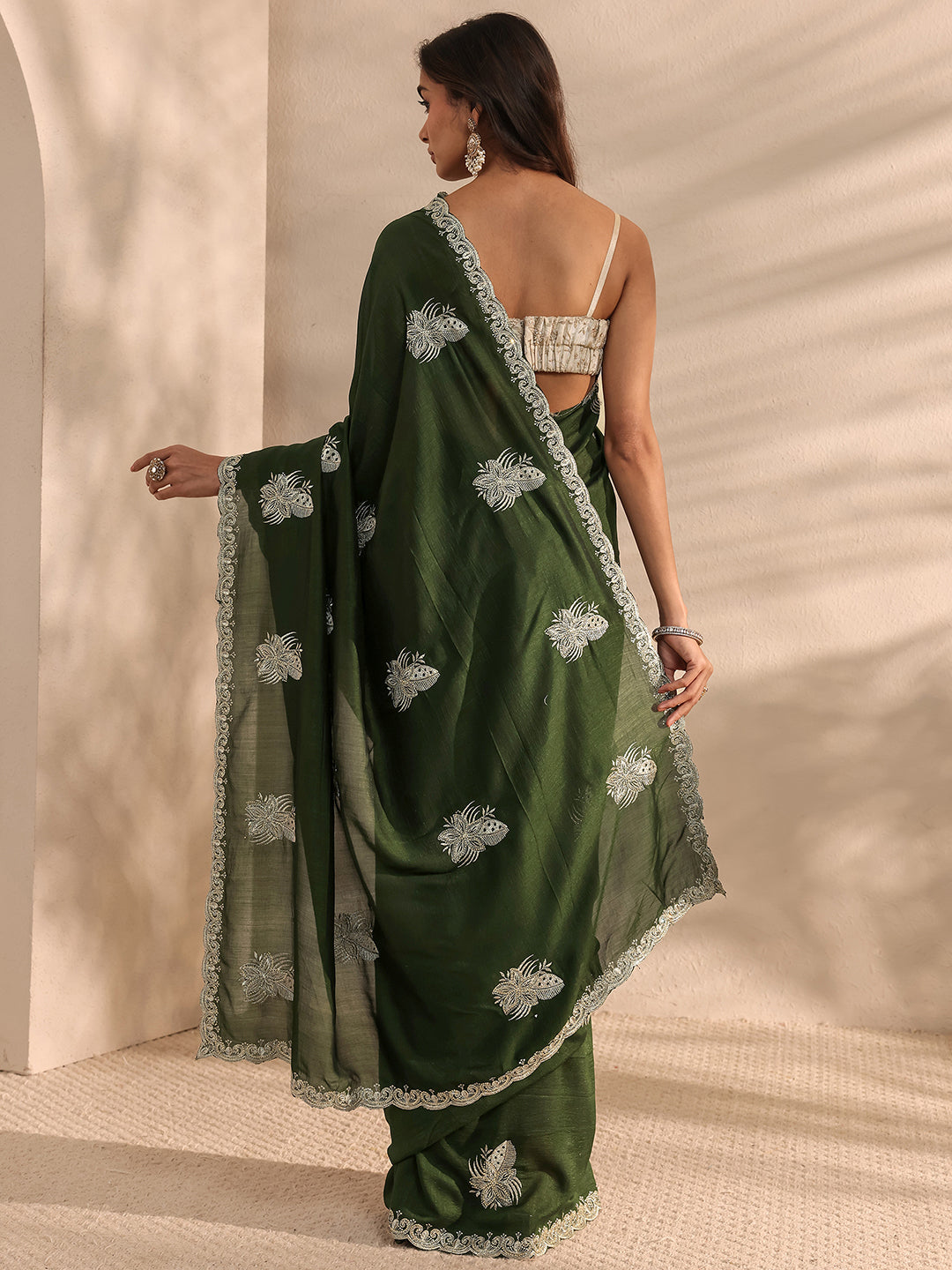  Green Embellished Silk Blend Saree 
With Unstitched Blouse Piece 