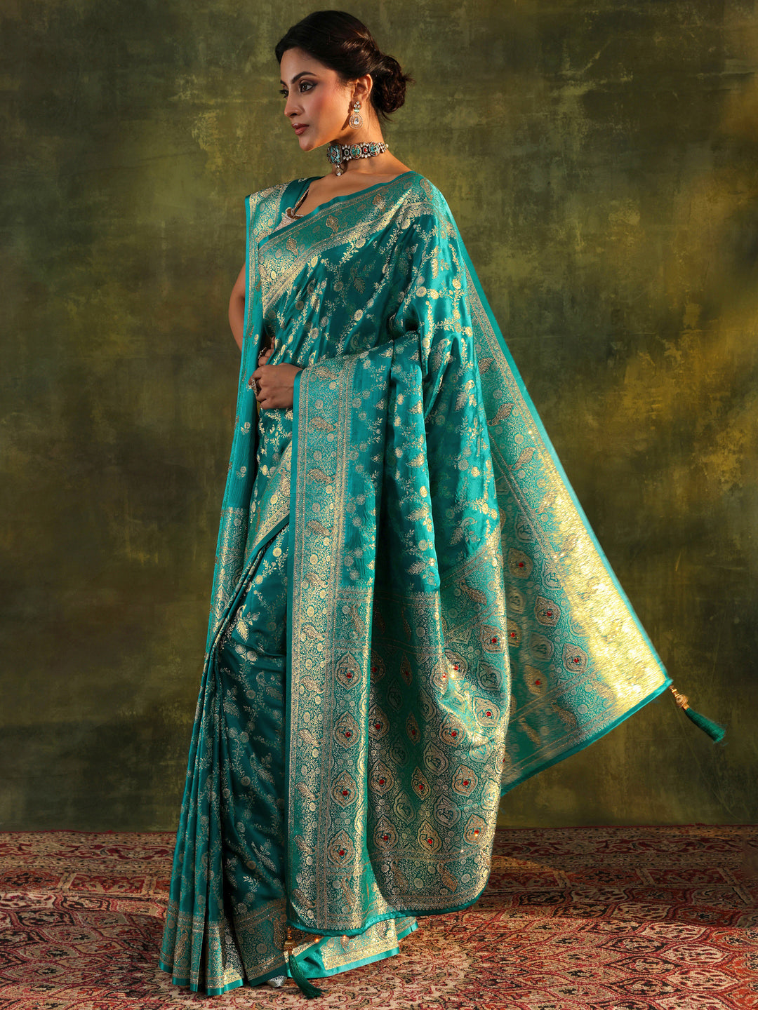  Green Banarasi Silk Saree With Unstitched Blouse And Dupatta 