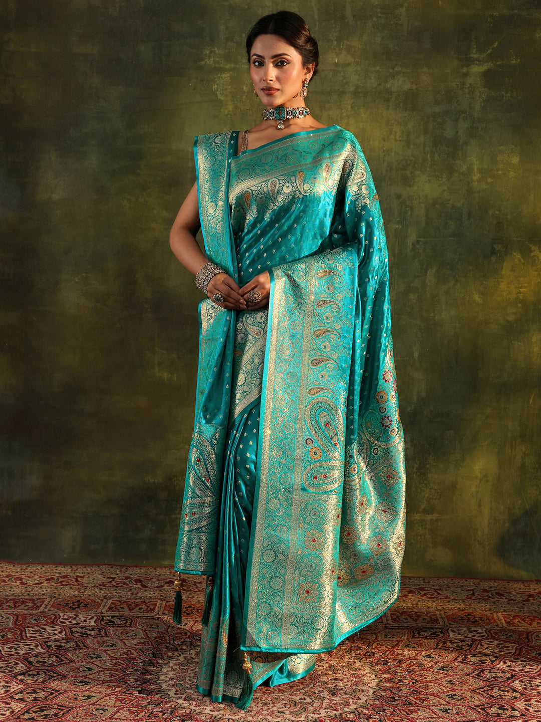  Green Embellished Silk Saree With Unstitched Blouse And Dupatta 