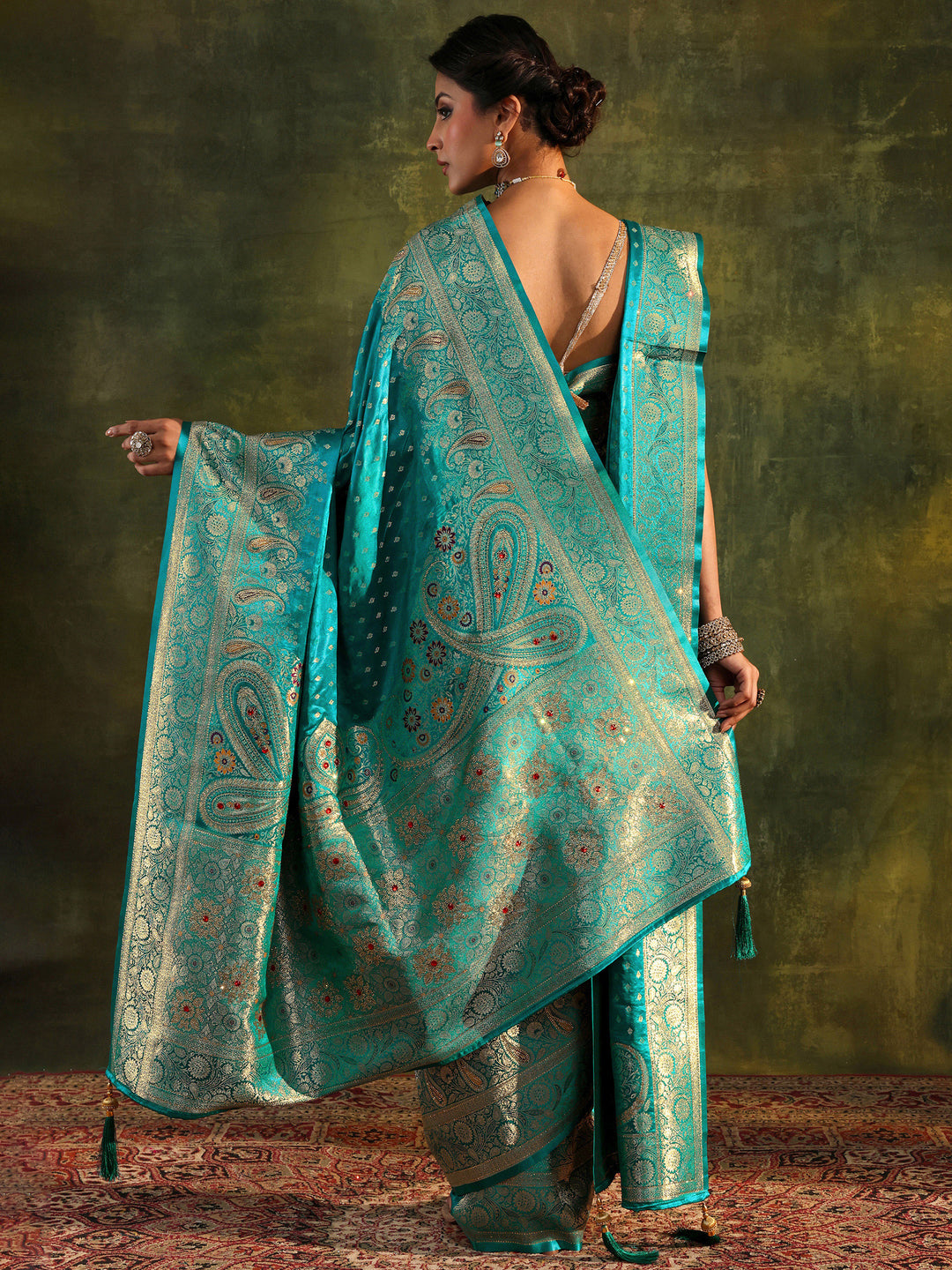  Green Embellished Silk Saree With Unstitched Blouse And Dupatta 
