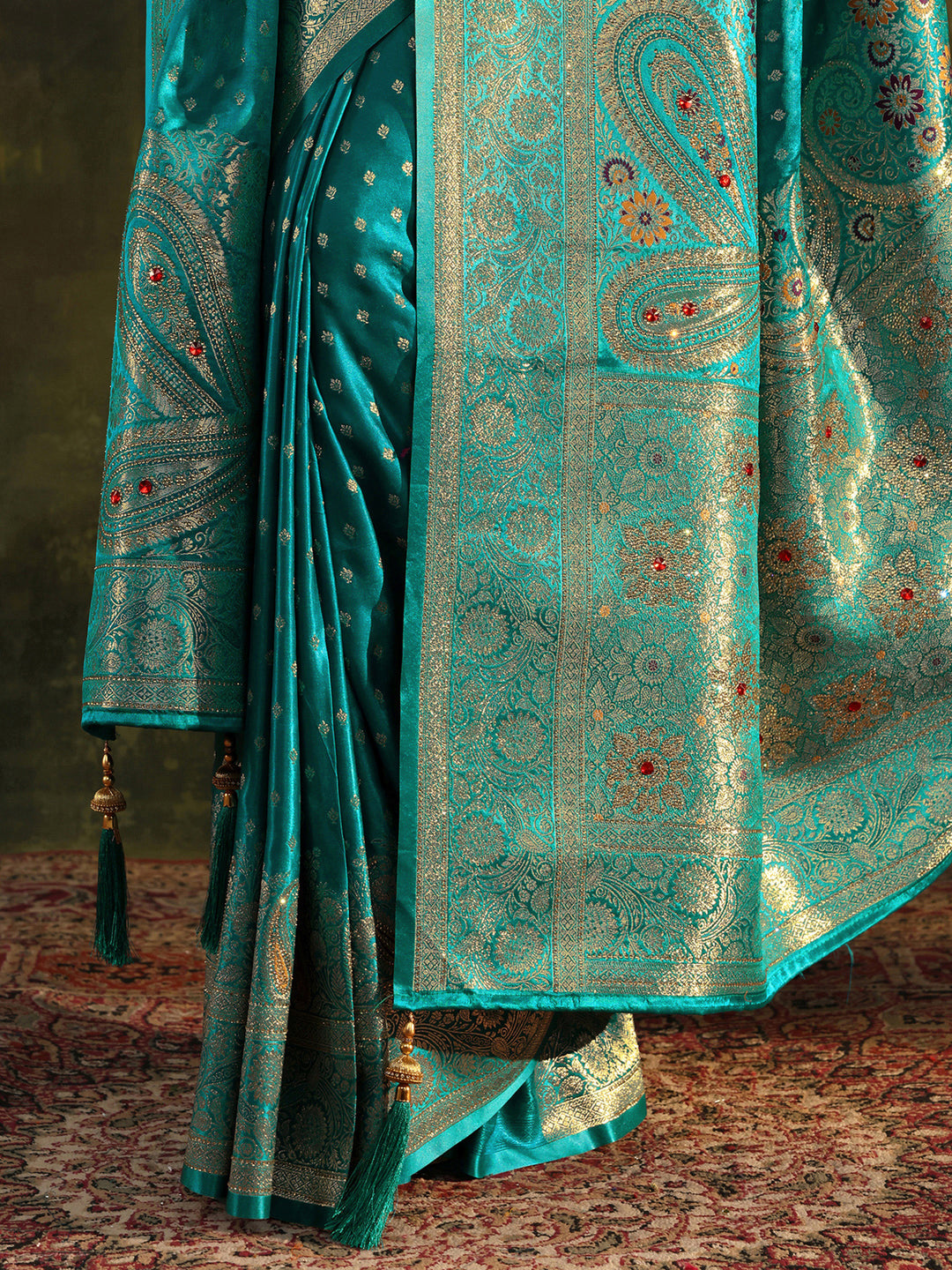  Green Embellished Silk Saree With Unstitched Blouse And Dupatta 