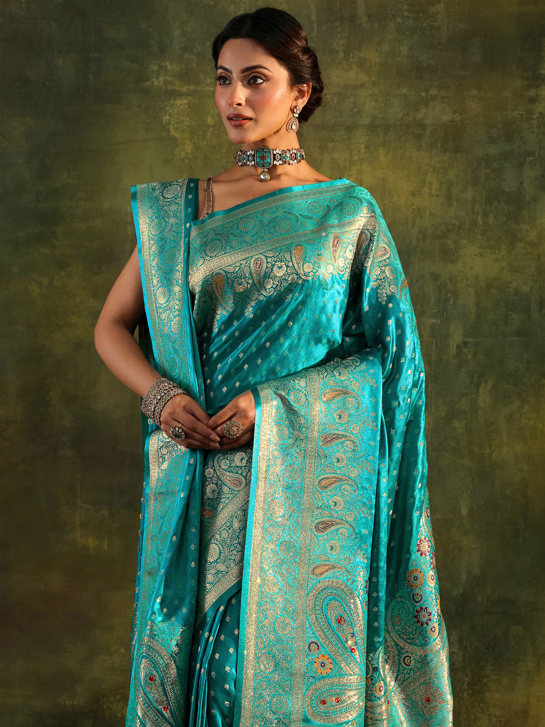  Green Embellished Silk Saree With Unstitched Blouse And Dupatta 