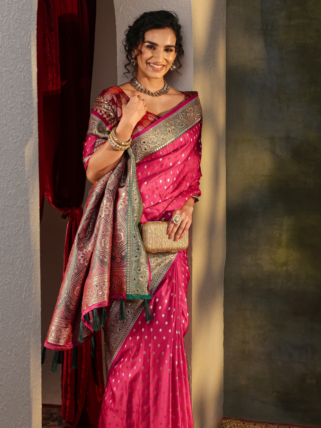  Pink Woven Design Silk Blend Banarasi Saree With Unstitched Blouse Piece 