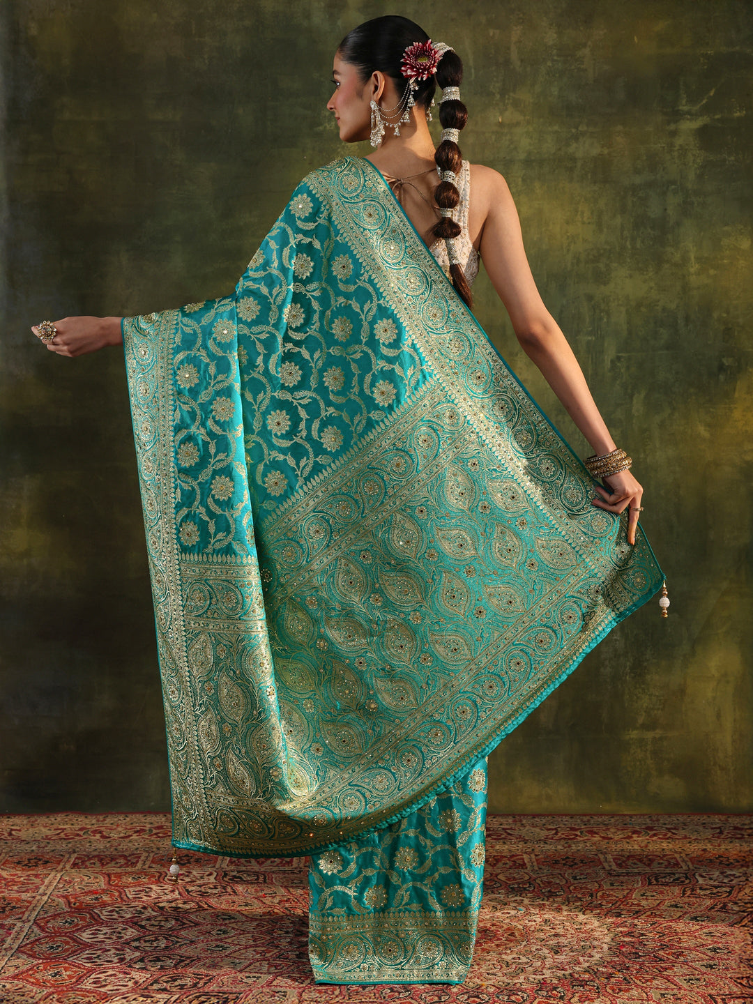  Libas Art Green Woven Design Silk Blend Banarasi Saree With Unstitched Blouse Piece 
