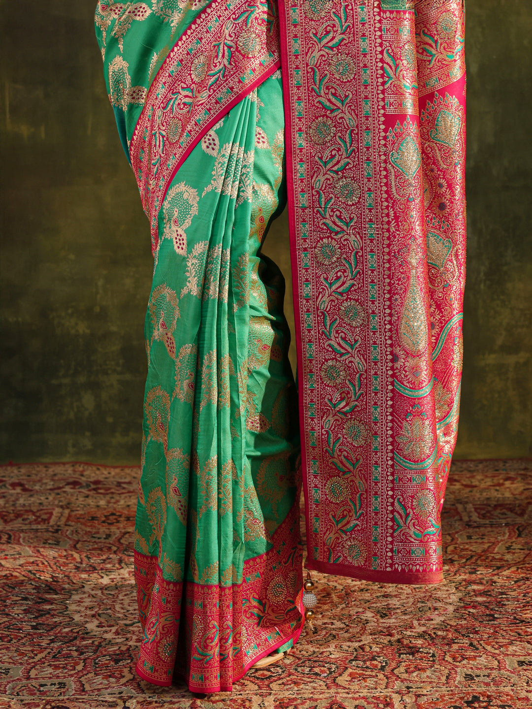  Green Woven Design Silk Blend Banarasi Saree With Unstitched Blouse Piece 