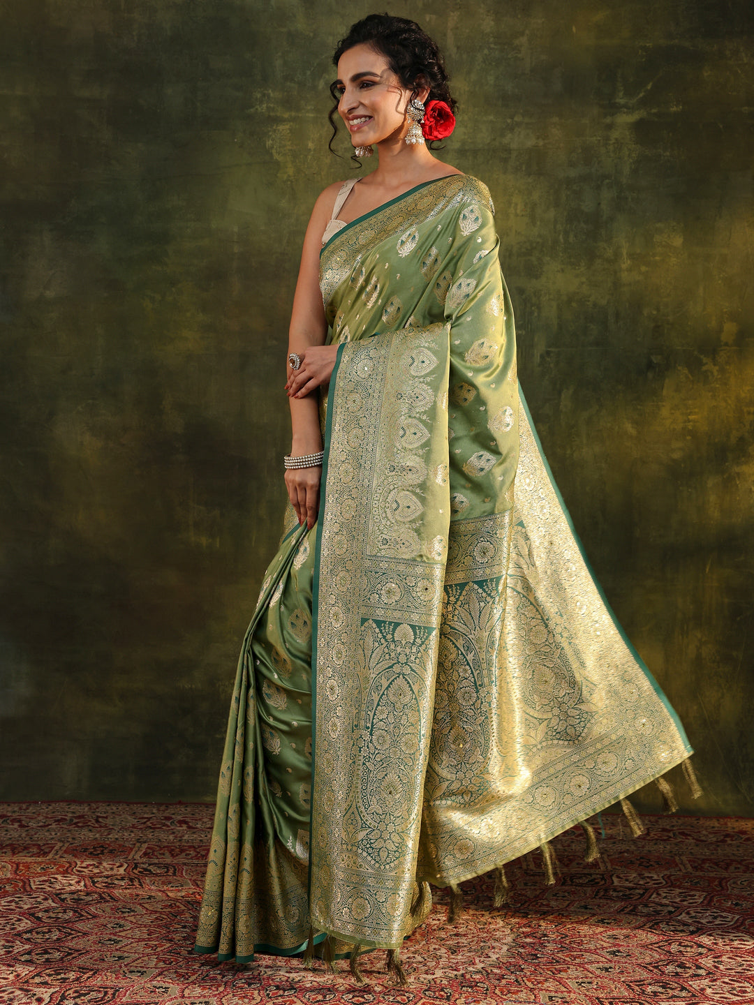  Green Woven Design Silk Blend Banarasi Saree With Unstitched Blouse Piece 