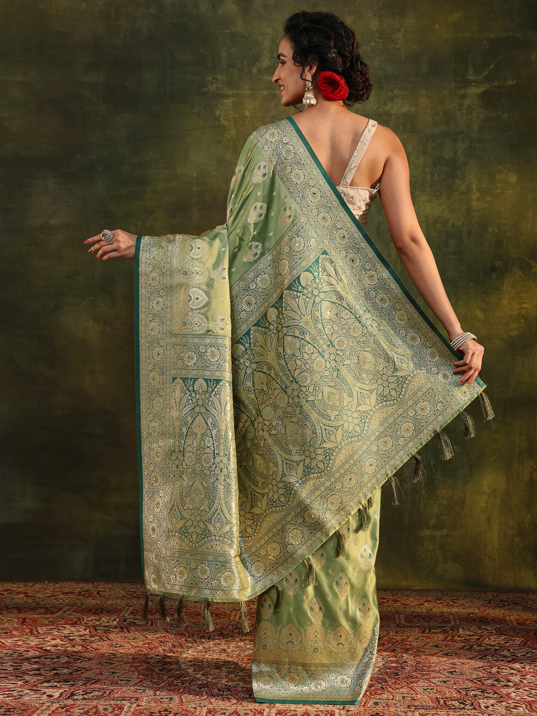  Green Woven Design Silk Blend Banarasi Saree With Unstitched Blouse Piece 