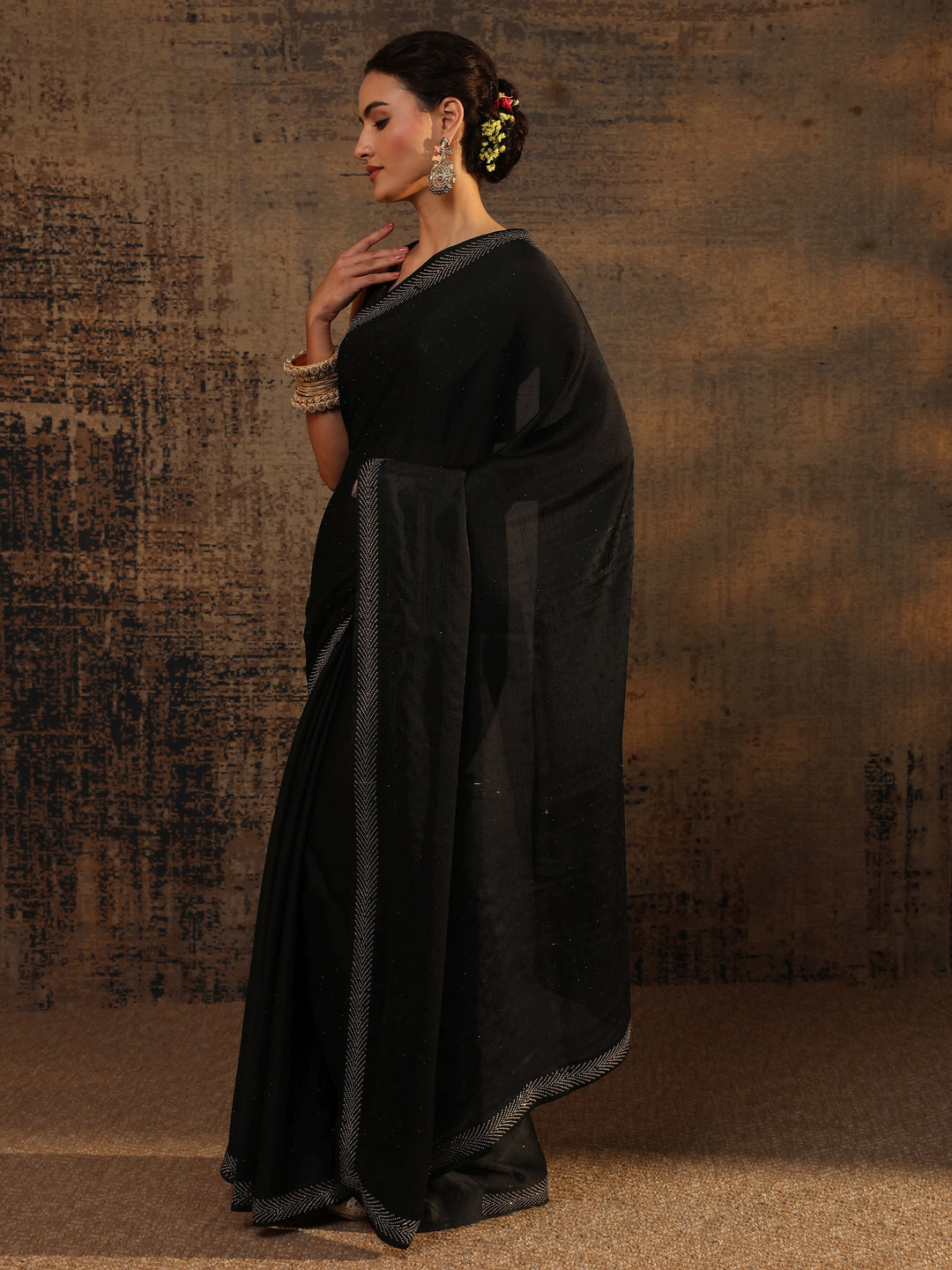  Black Embellished Silk Blend Saree With Unstitched Blouse Piece 