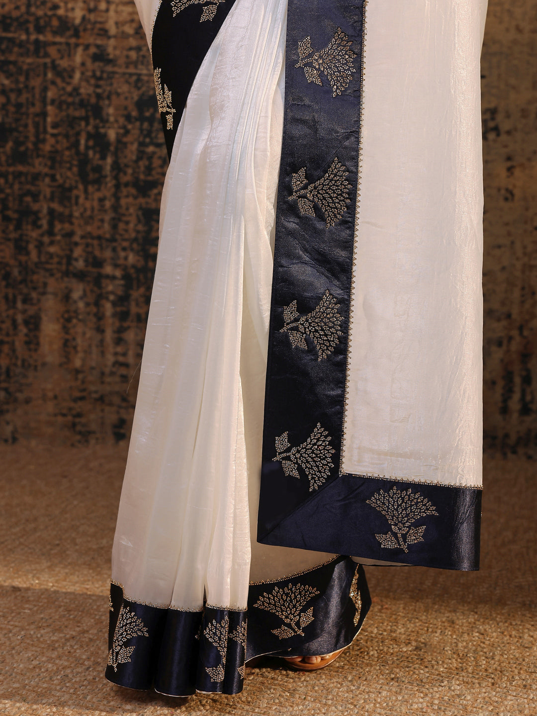  White Solid Tissue Saree With Unstitched Blouse Piece 