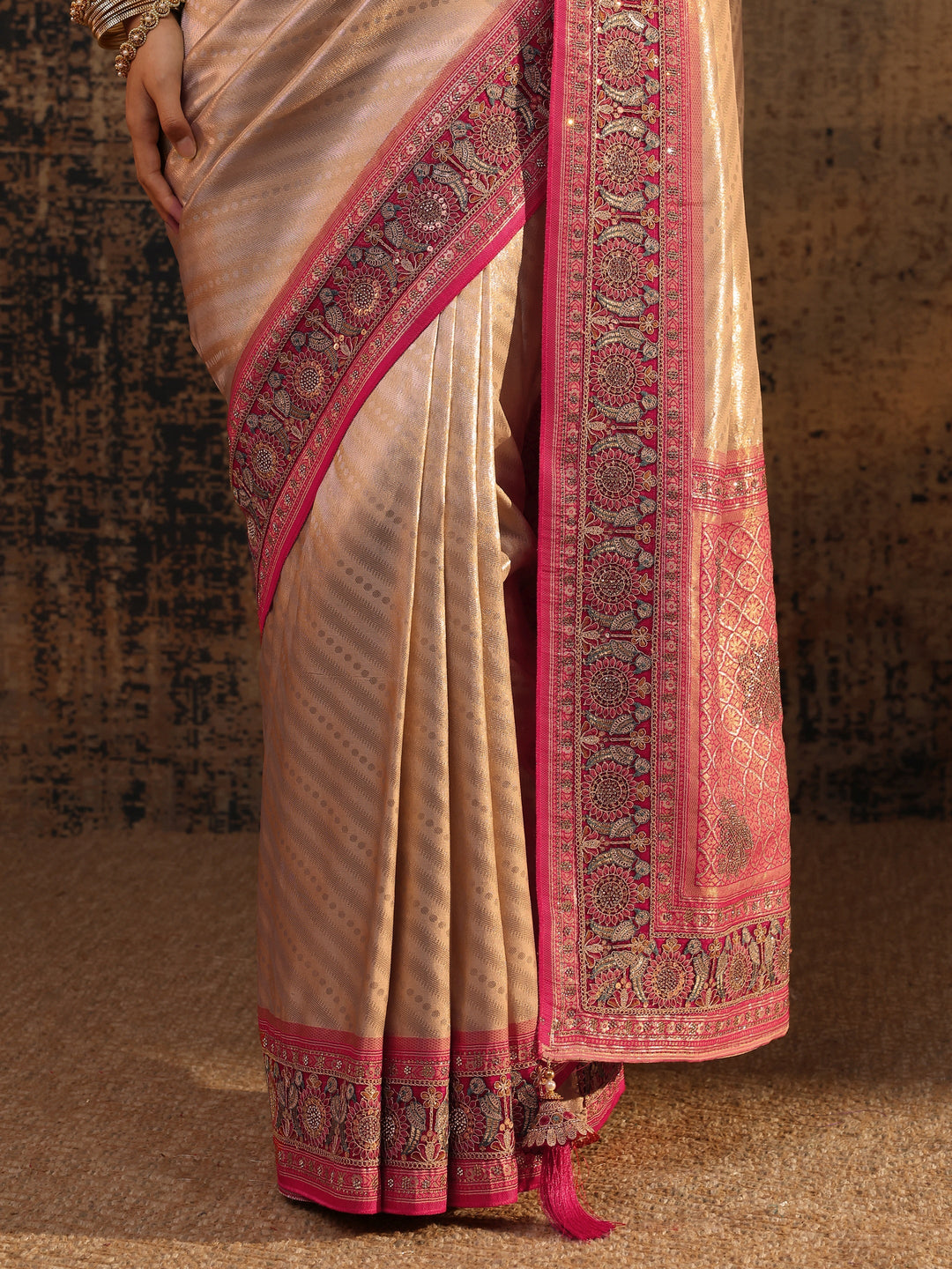  Libas Art Gold Ethnic Motifs Woven Design Silk Blend Saree With Unstitched Blouse Piece 