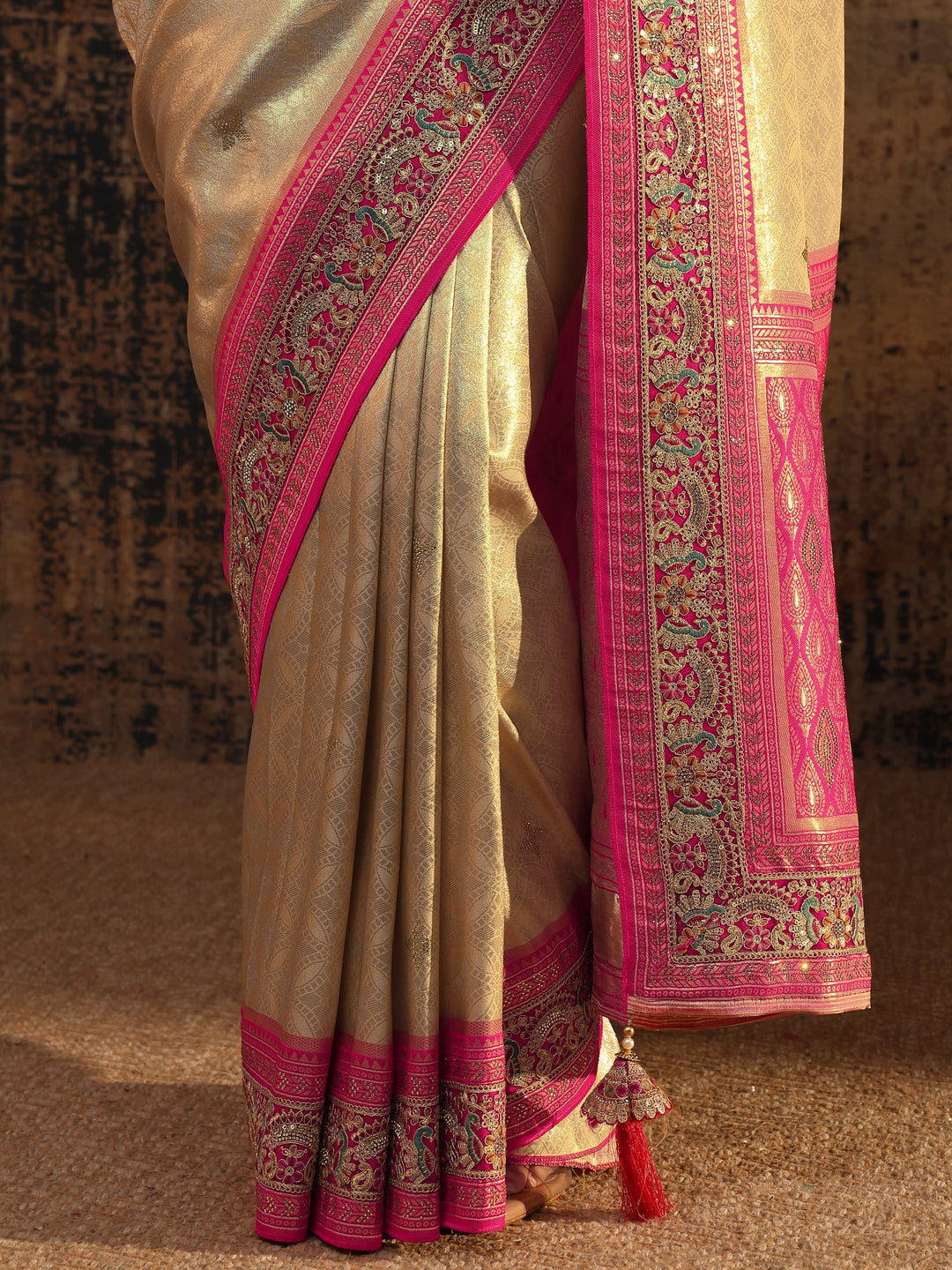  Libas Art Gold Ethnic Motifs Woven Design Silk Blend Saree With Unstitched Blouse Piece 
