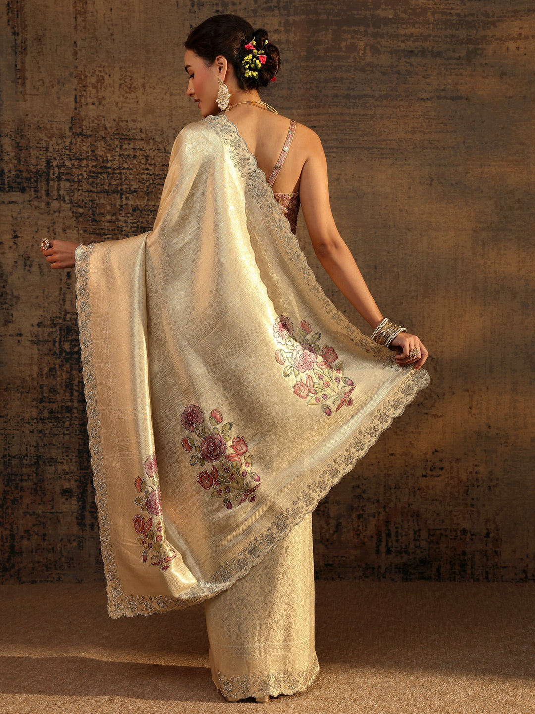  Gold Floral Woven Design Silk Blend Saree With Unstitched Blouse Piece 