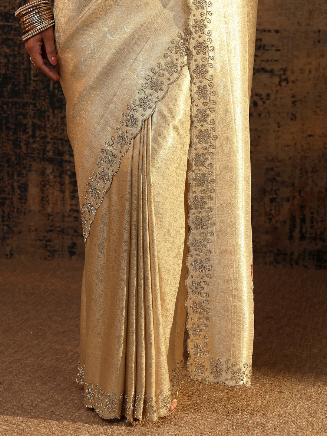  Gold Floral Woven Design Silk Blend Saree With Unstitched Blouse Piece 