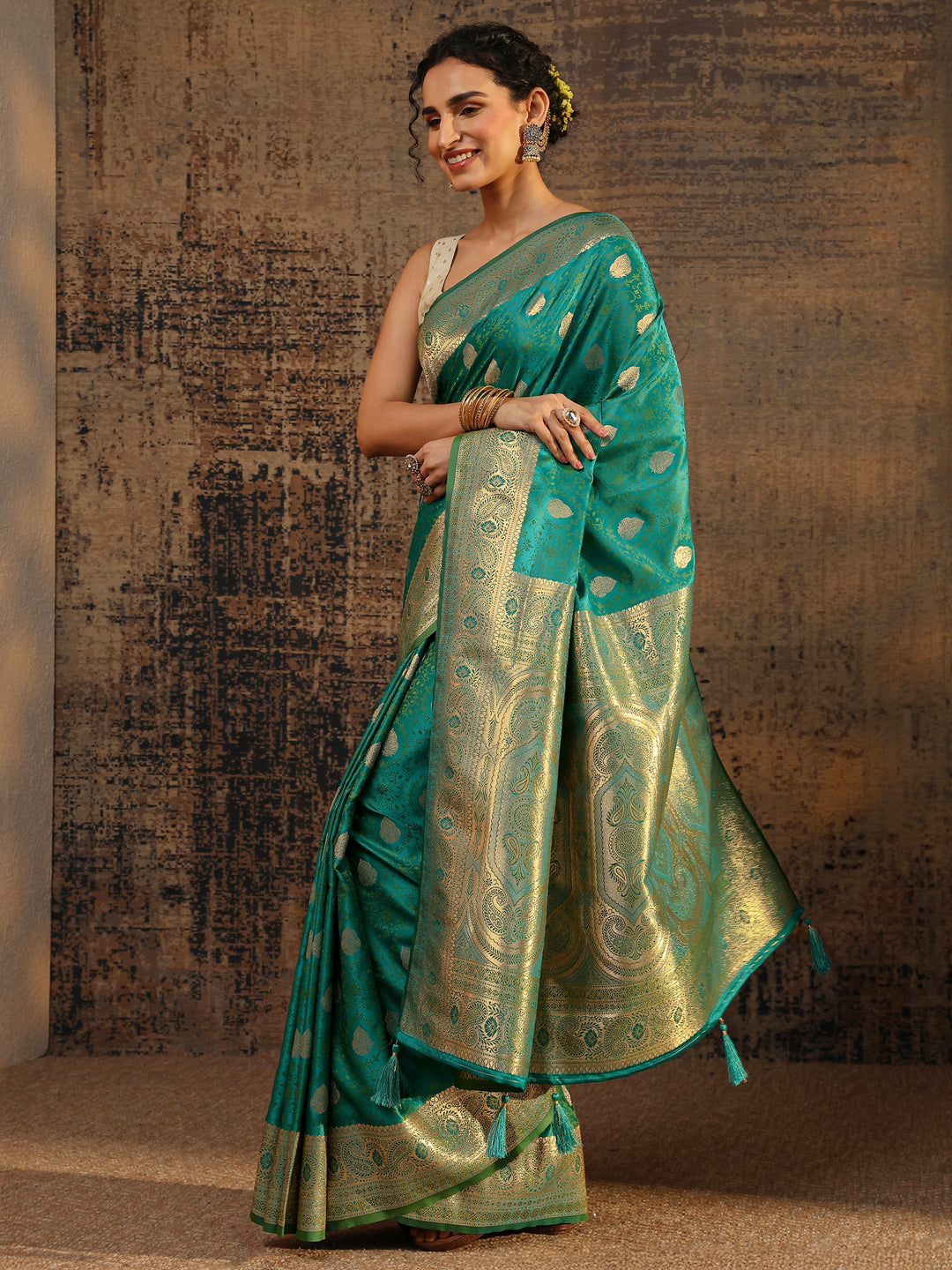  Green Floral Woven Design Silk Blend Saree With Unstitched Blouse Piece 