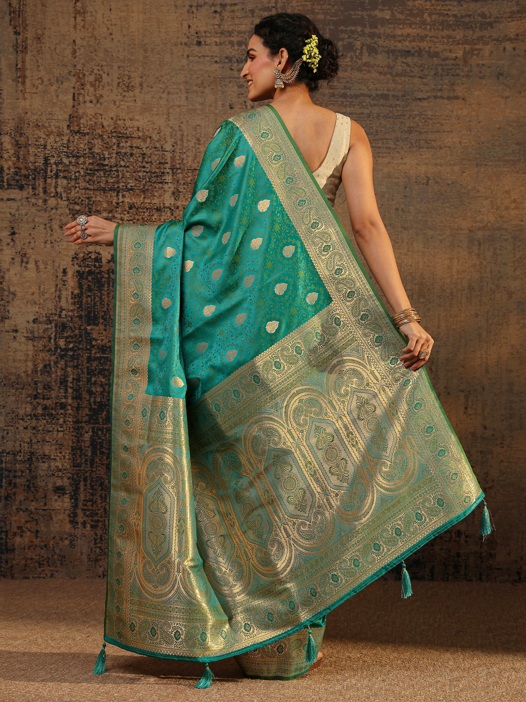  Green Floral Woven Design Silk Blend Saree With Unstitched Blouse Piece 