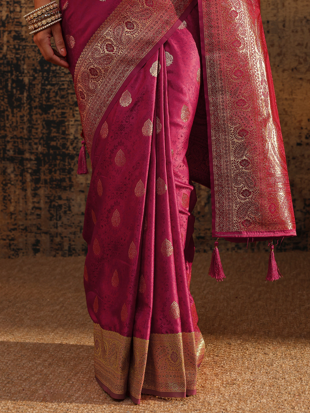  Pink Floral Woven Design Silk Blend Saree With Unstitched Blouse Piece 