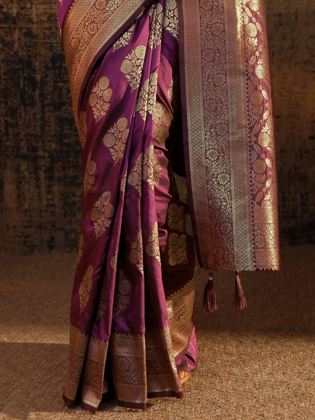  Purple Floral Woven Design Silk Blend Saree With Unstitched Blouse Piece 