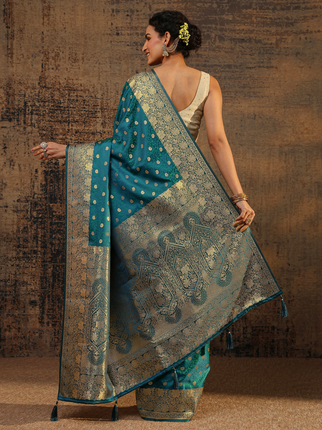  Green Floral Woven Design Silk Blend Saree With Unstitched Blouse Piece 