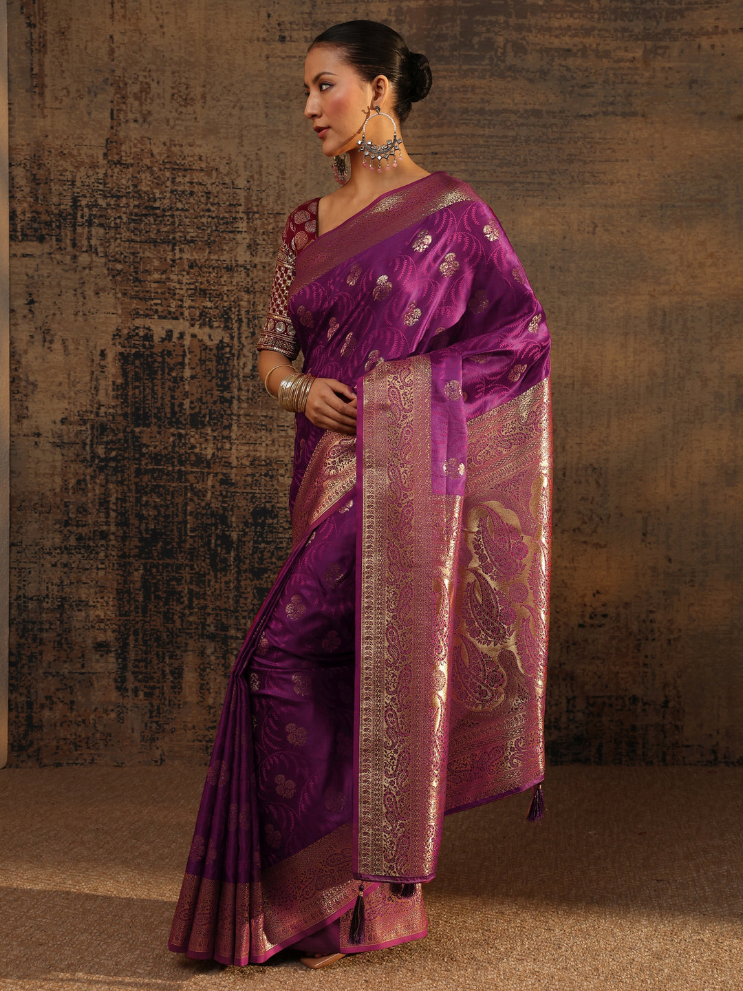  Purple Floral Woven Design Silk Blend Saree With Unstitched Blouse Piece 