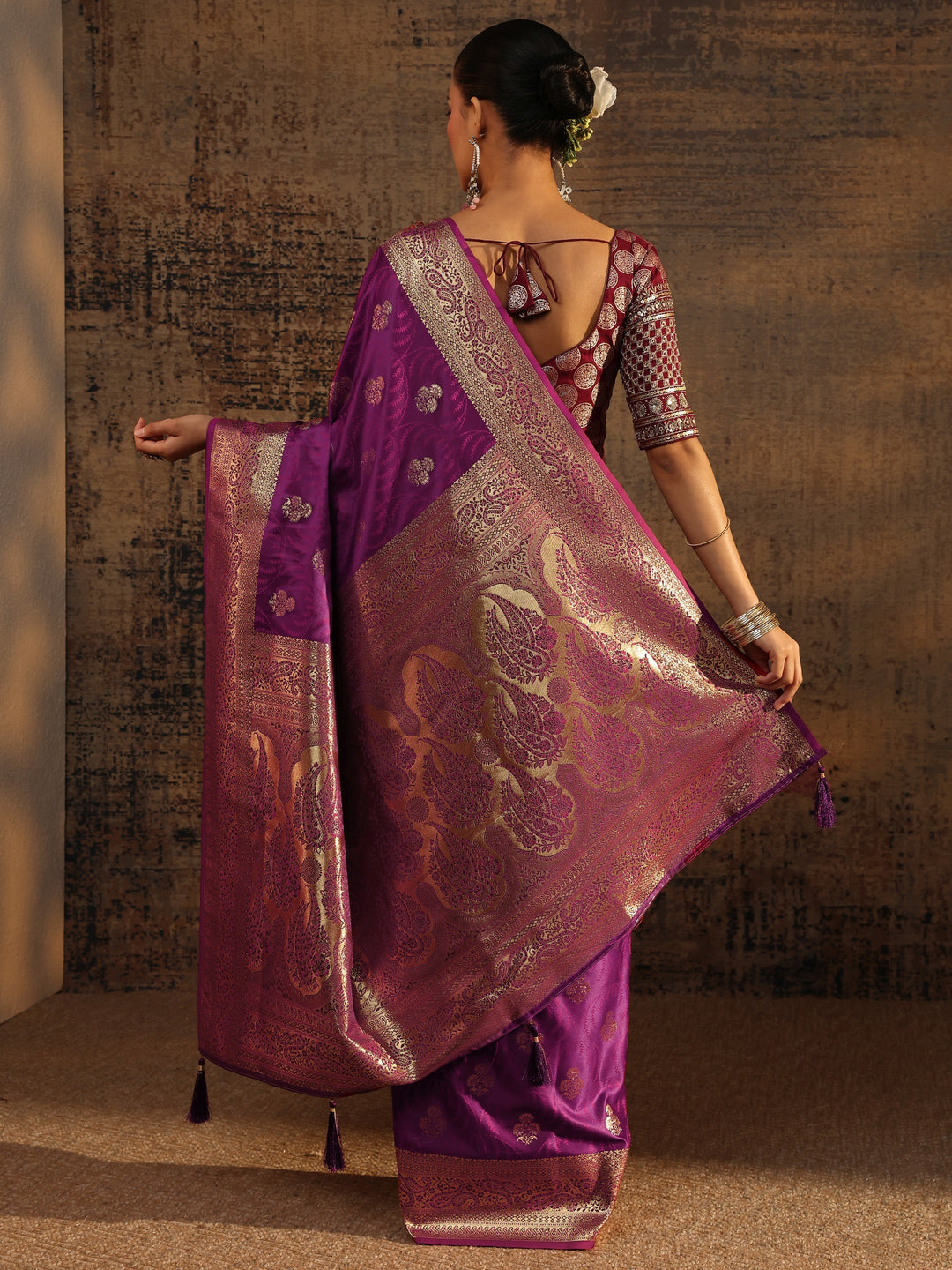  Purple Floral Woven Design Silk Blend Saree With Unstitched Blouse Piece 
