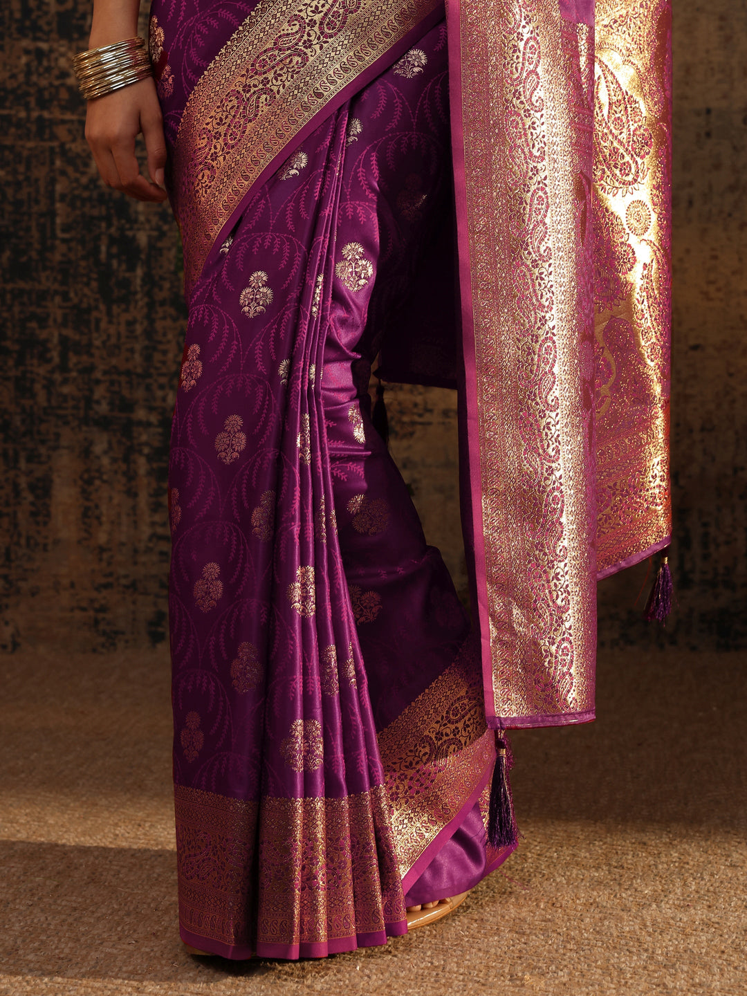  Purple Floral Woven Design Silk Blend Saree With Unstitched Blouse Piece 