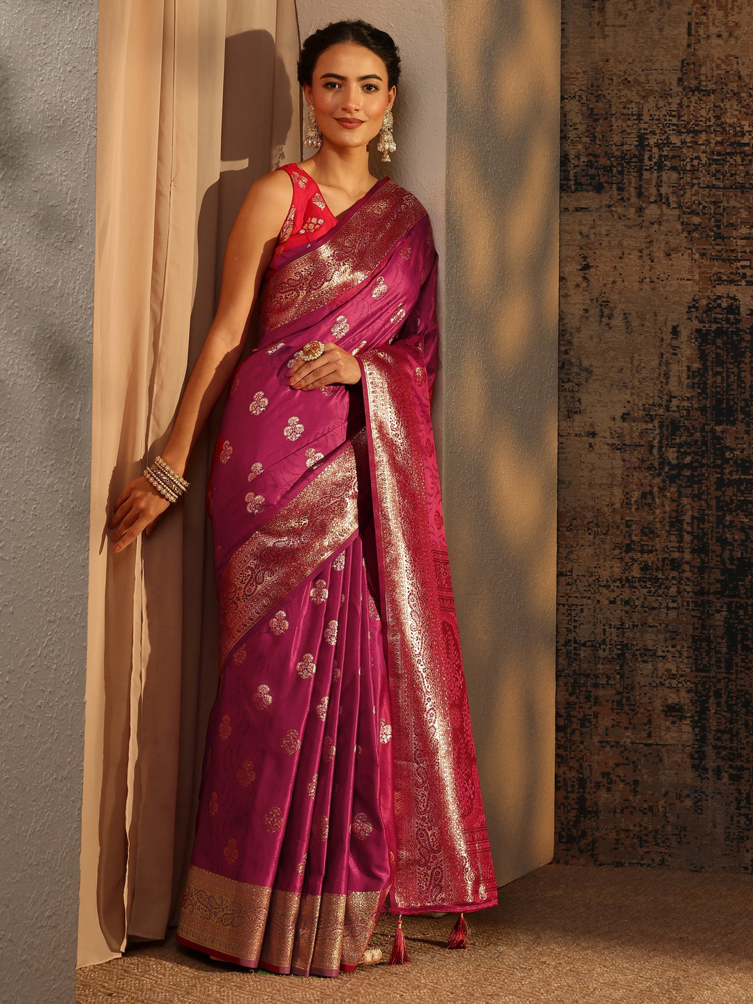  Pink Floral Woven Design Silk Blend Saree With Unstitched Blouse Piece 