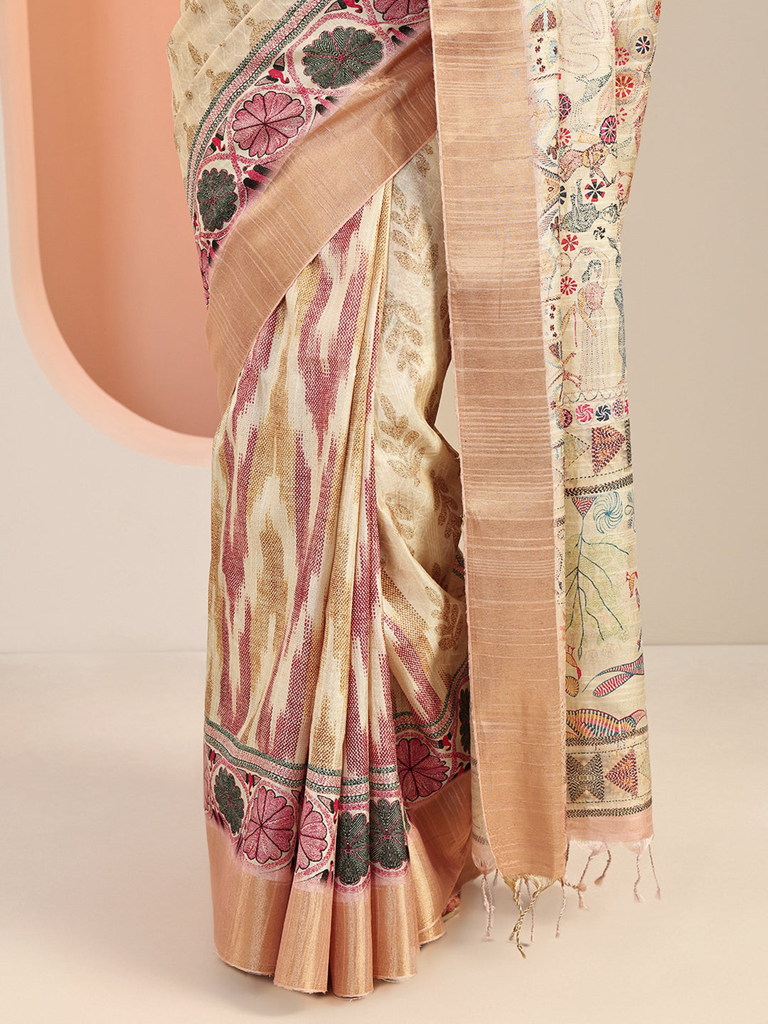  Off White Printed Silk Blend Saree With Unstitched Blouse Piece 