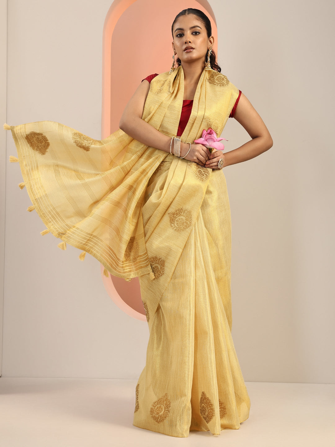 Gold Woven Silk Blend Saree With Unstitched Blouse Piece 