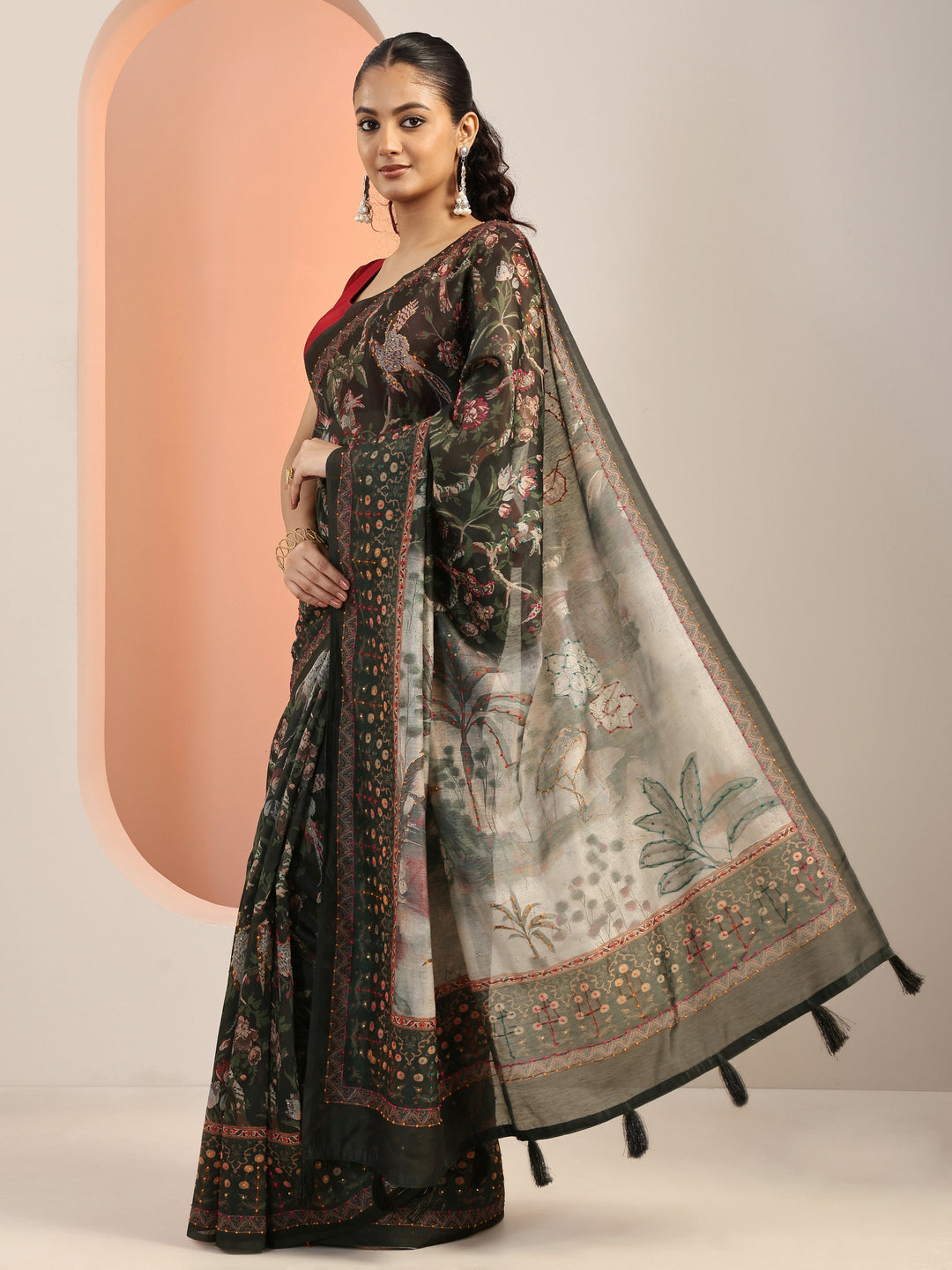  Green Printed Silk Blend Saree With Unstitched Blouse Piece 