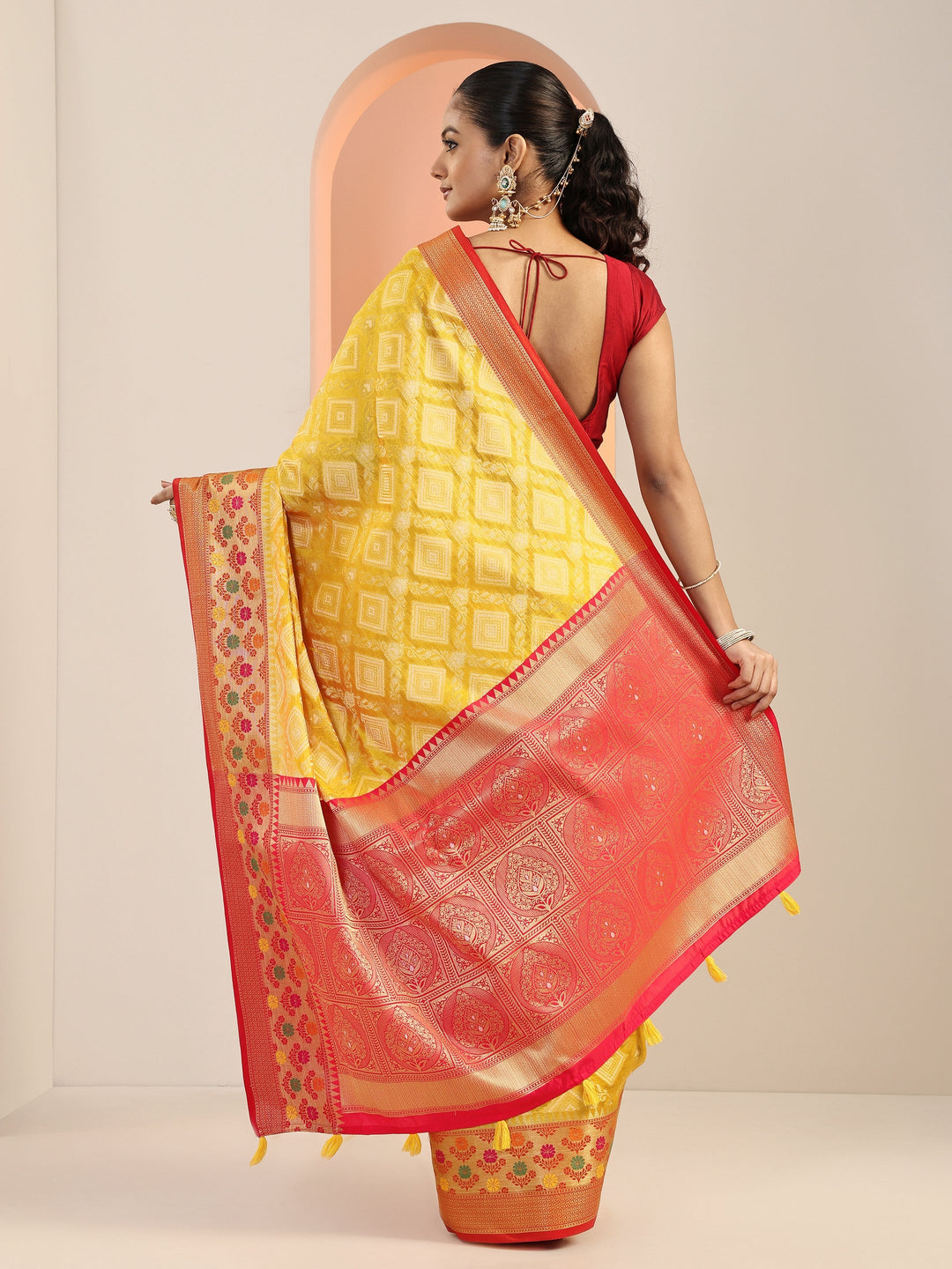  Yellow Woven Silk Blend Saree With Unstitched Blouse Piece 