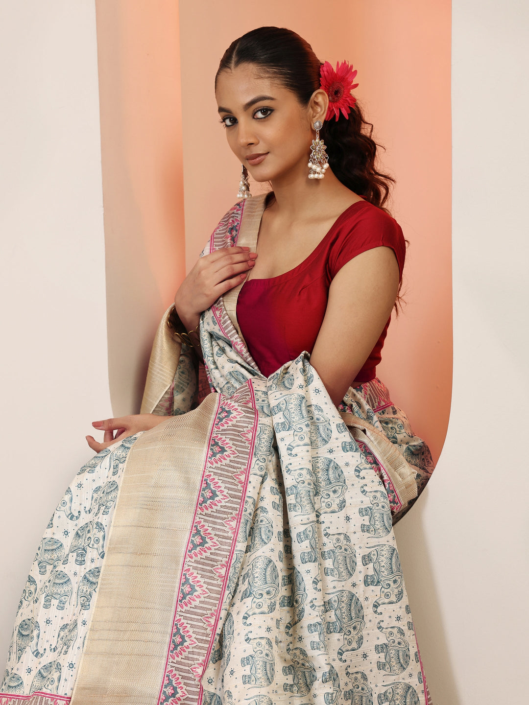  Off White Printed Silk Blend Saree With Unstitched Blouse Piece 
