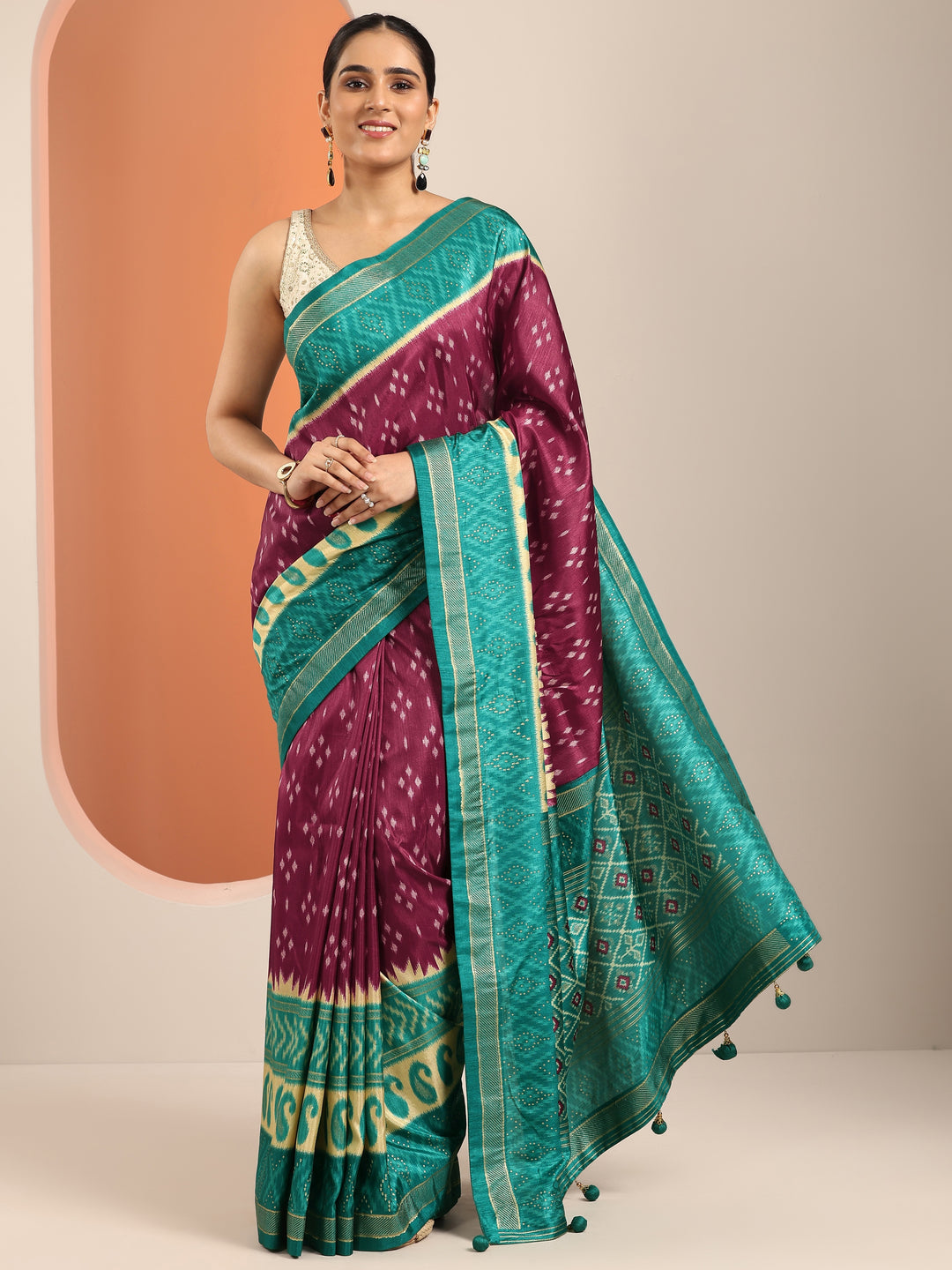  Maroon Printed Silk Blend Saree With Unstitched Blouse Piece 