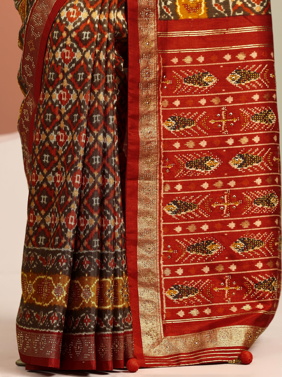  Multi Printed Silk Blend Saree With Unstitched Blouse Piece 