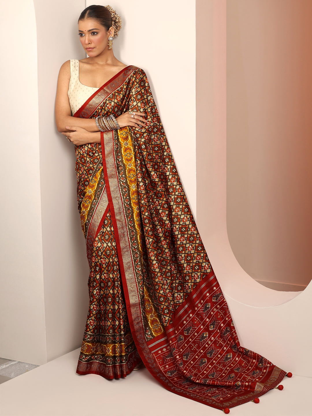  Multi Printed Silk Blend Saree With Unstitched Blouse Piece 