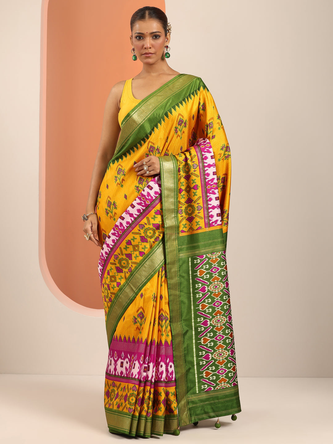  Yellow Printed Silk Blend Saree With Unstitched Blouse Piece 