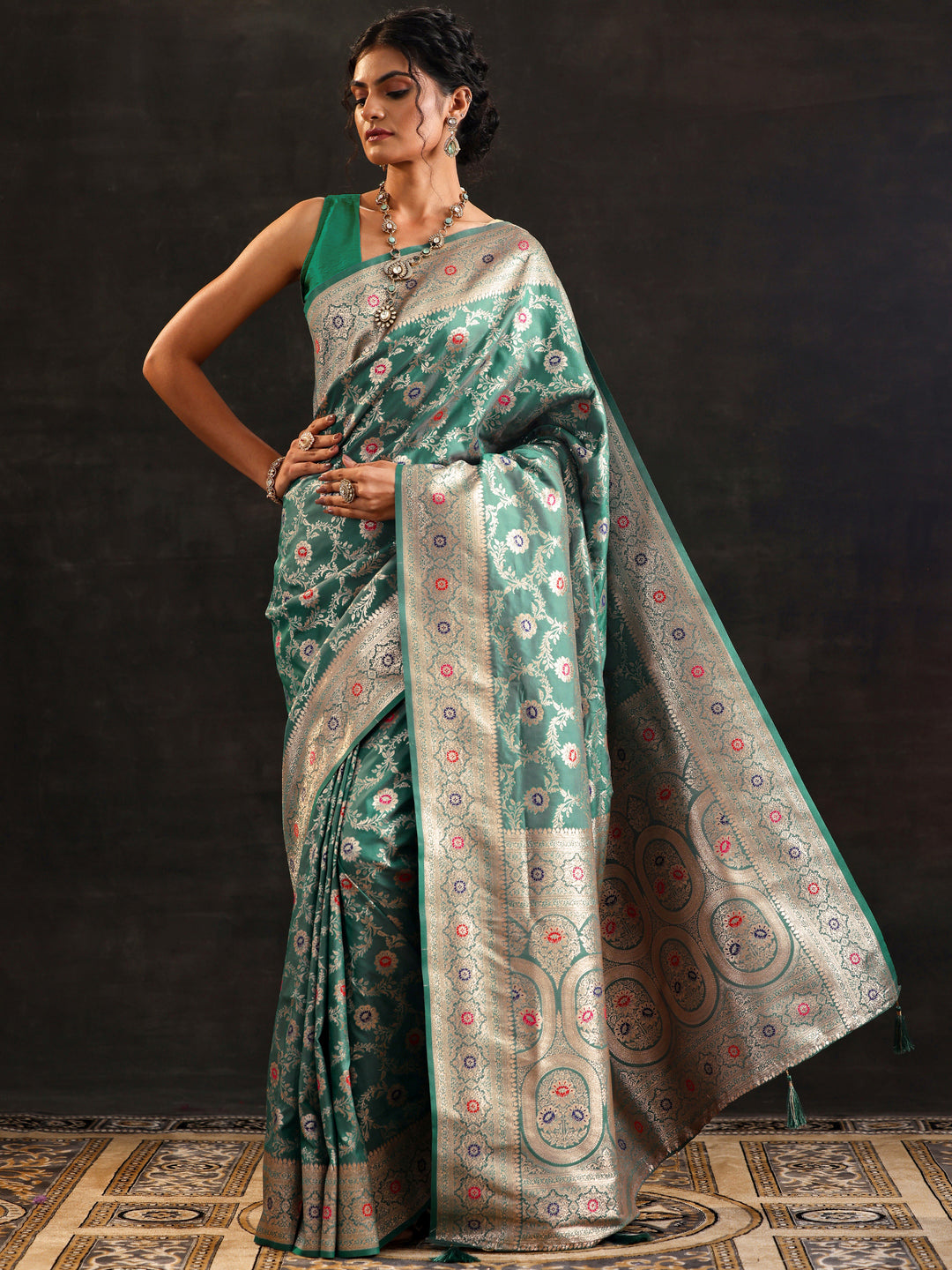 Green Woven Design Silk Blend Saree With Unstitched Blouse Piece