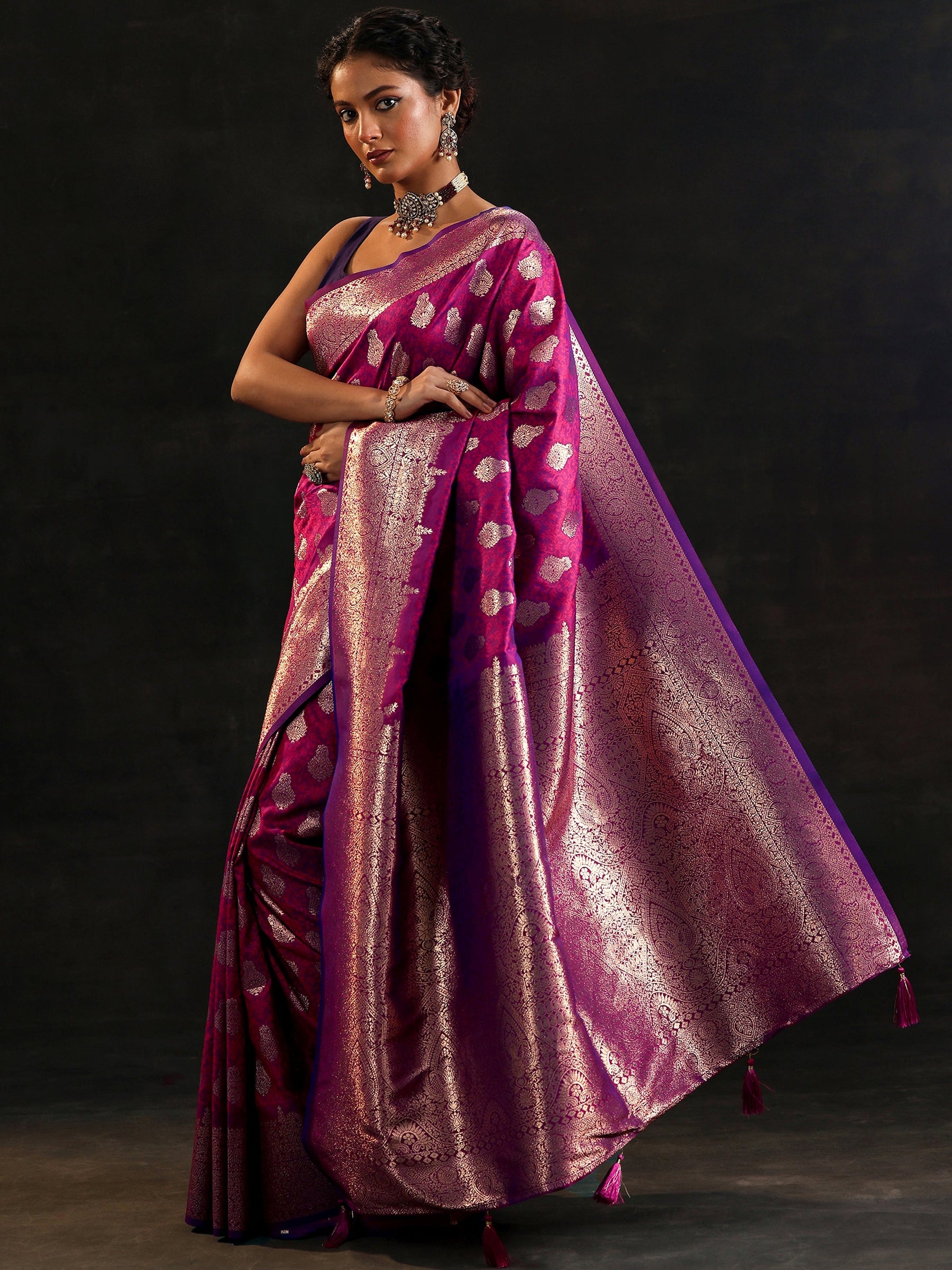 Cream Printed Crepe Saree With Unstitched Blouse Piece
