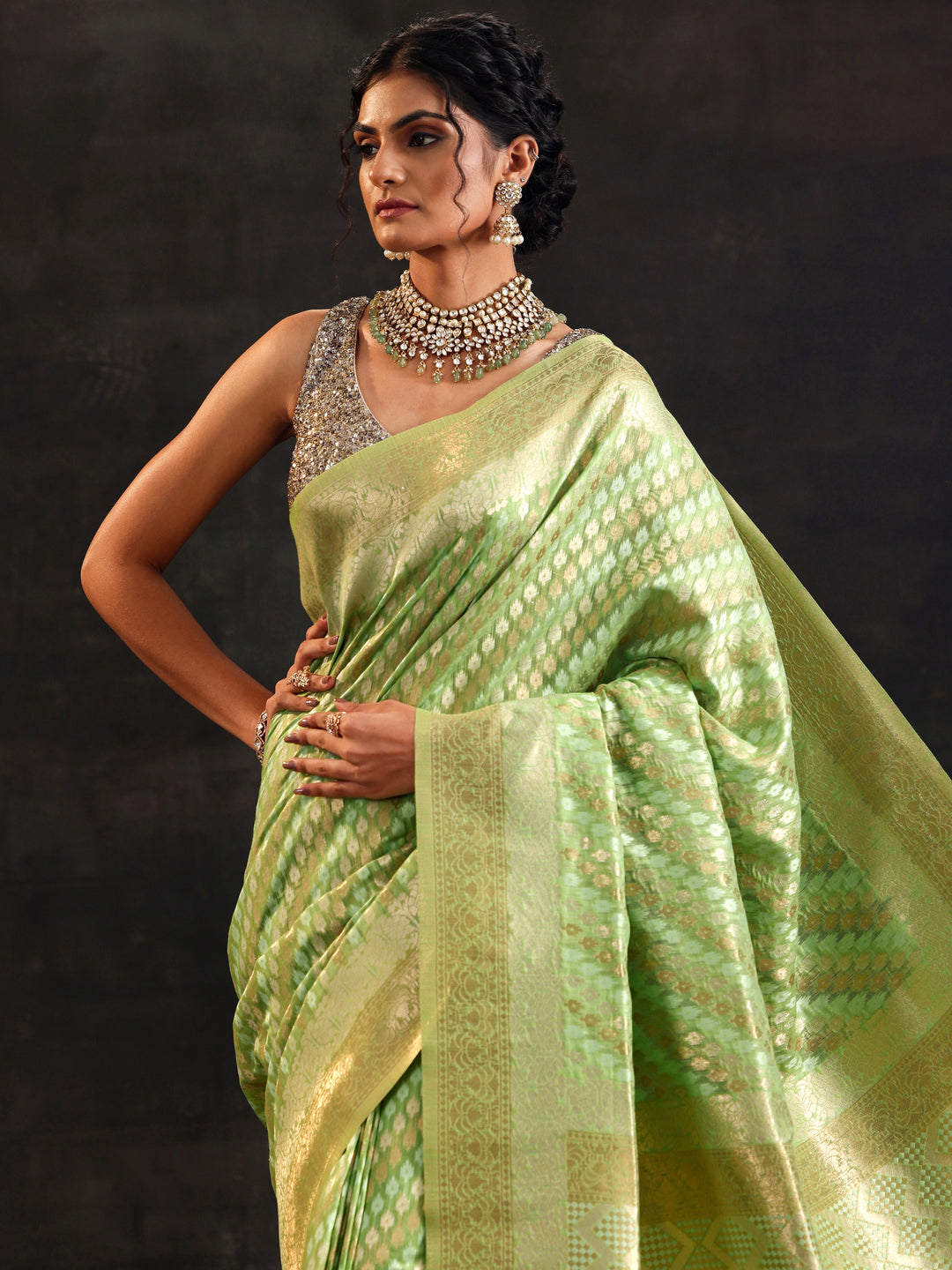 Green Woven Design Silk Blend Saree With Unstitched Blouse Piece