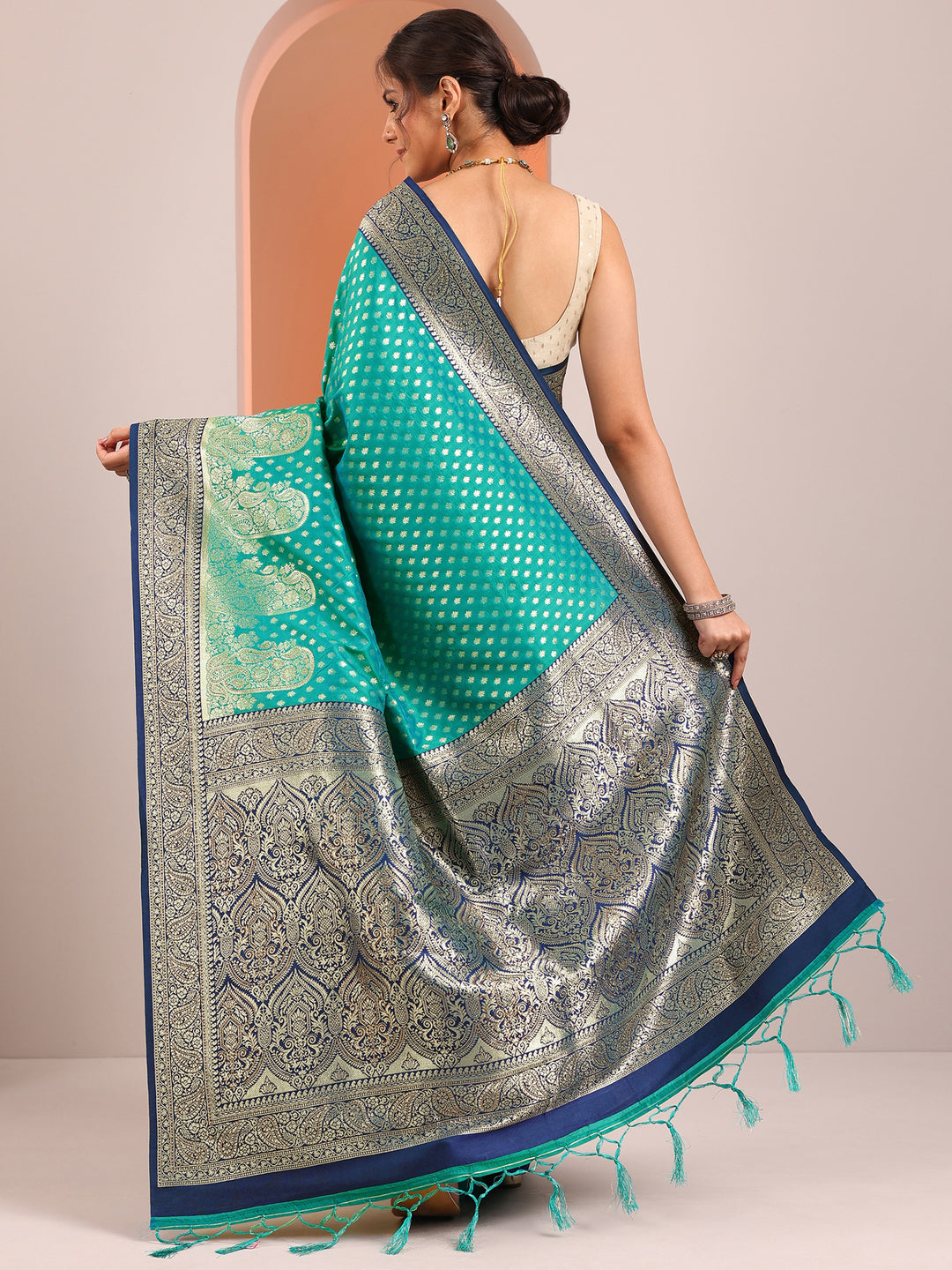 Green Woven Design Silk Blend Saree With Unstitched Blouse Piece 