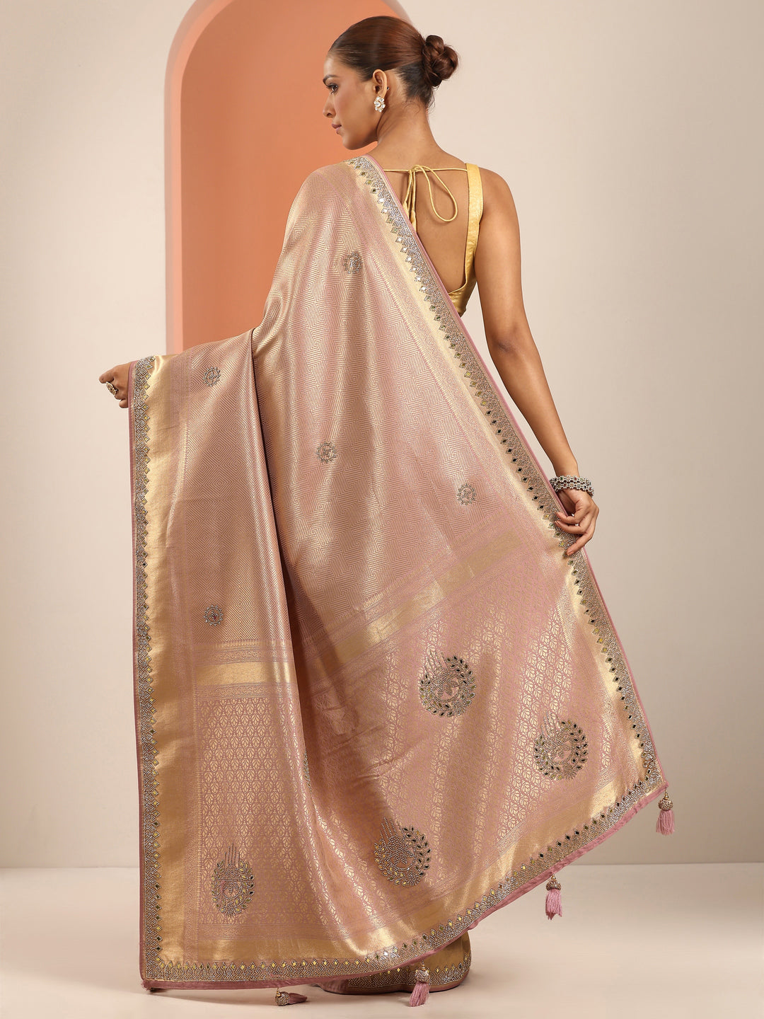  Peach  Silk Blend Saree With Unstitched Blouse Piece 