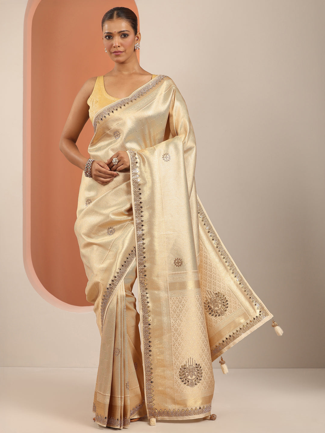 Gold  Silk Blend Saree With Unstitched Blouse Piece 