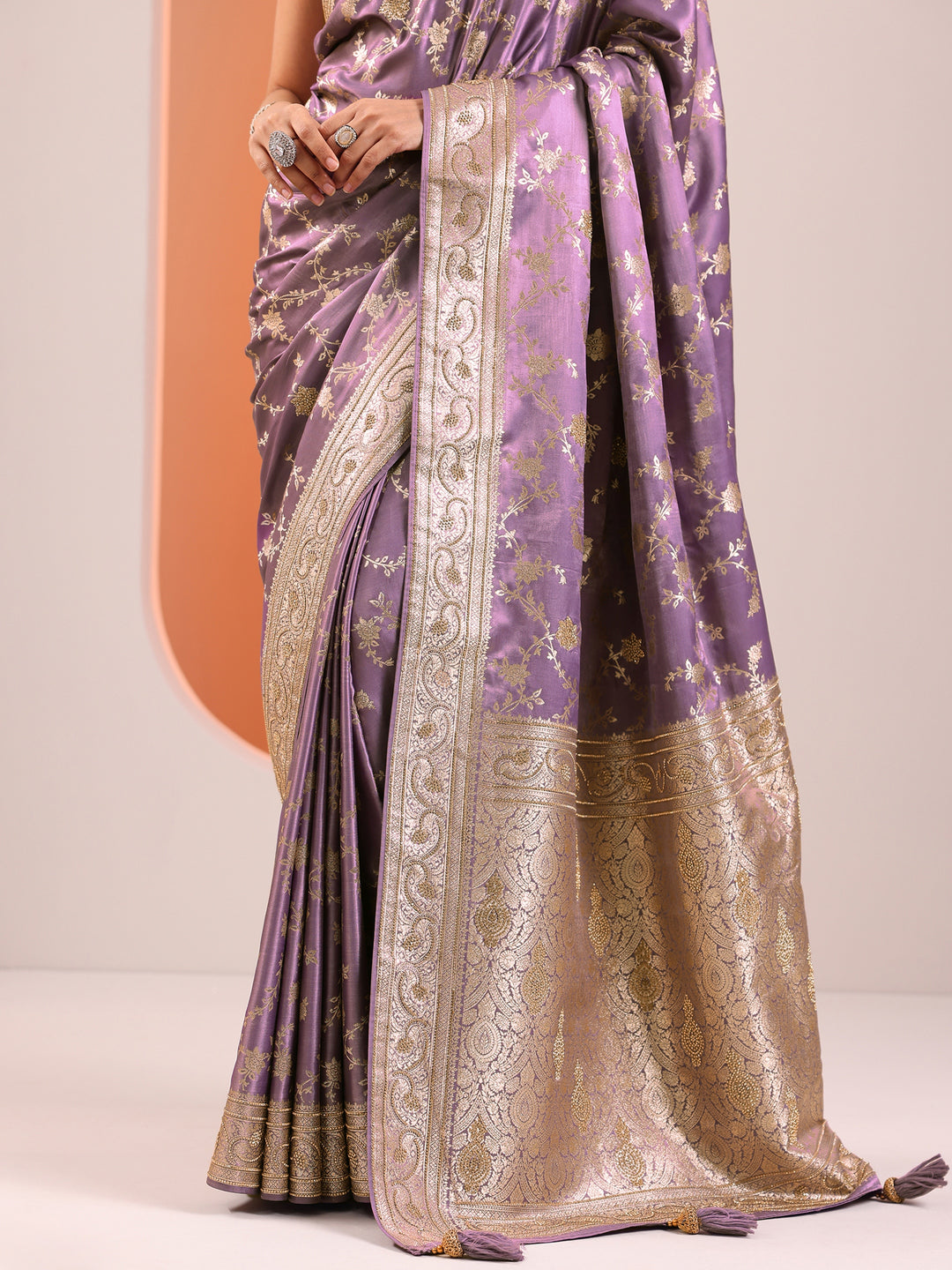  Lavender Woven Design Silk Blend Saree With Unstitched Blouse Piece 