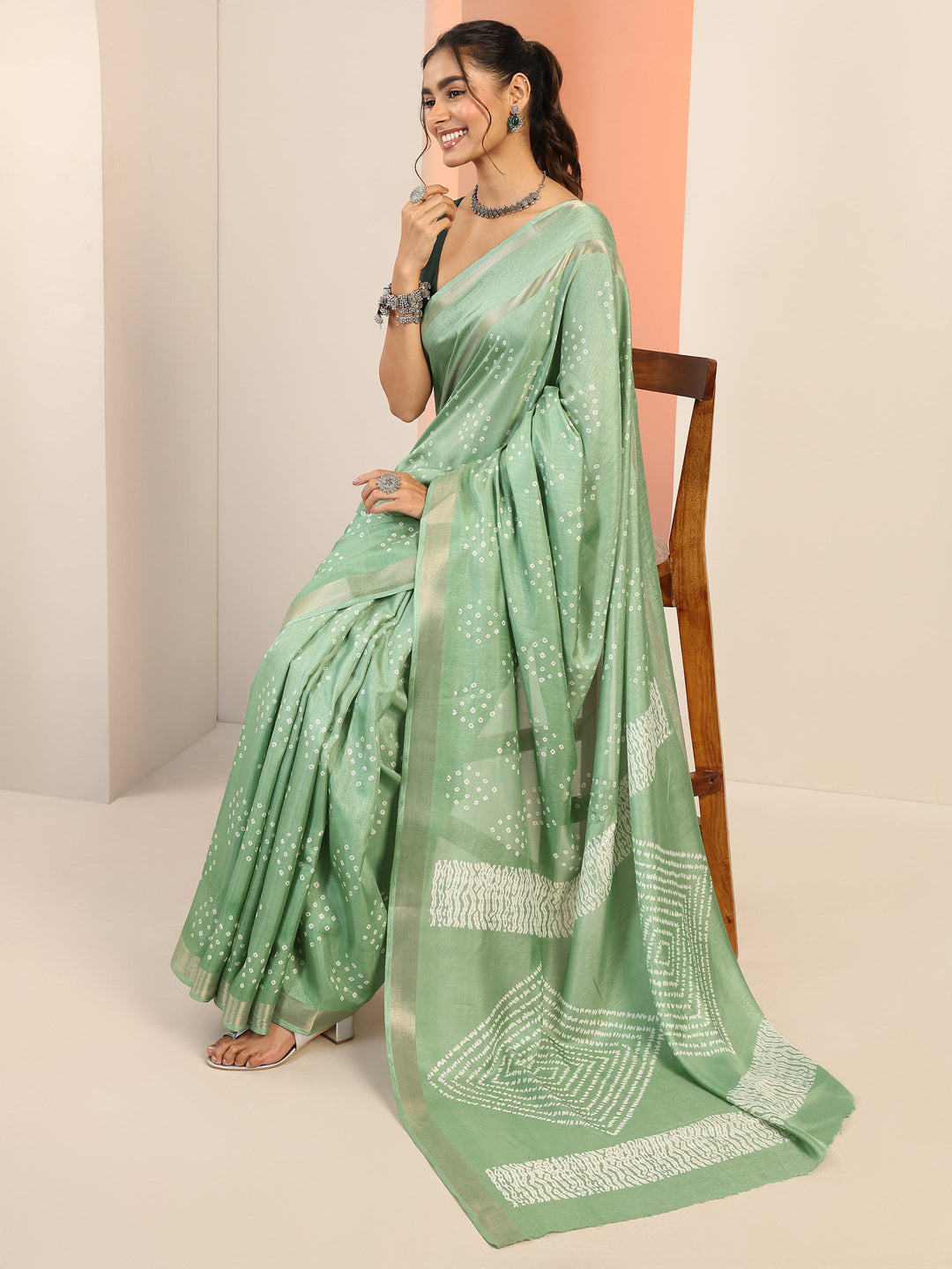 Green Printed Silk Blend Saree With Unstitched Blouse Piece 