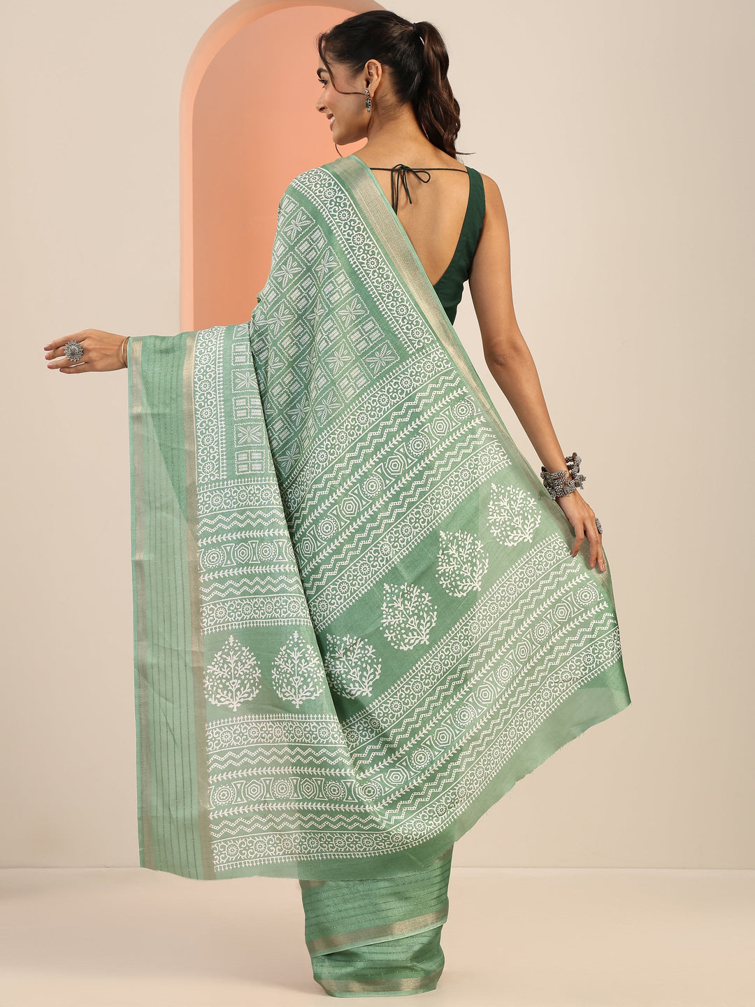  Green Printed Silk Blend Saree With Unstitched Blouse Piece 