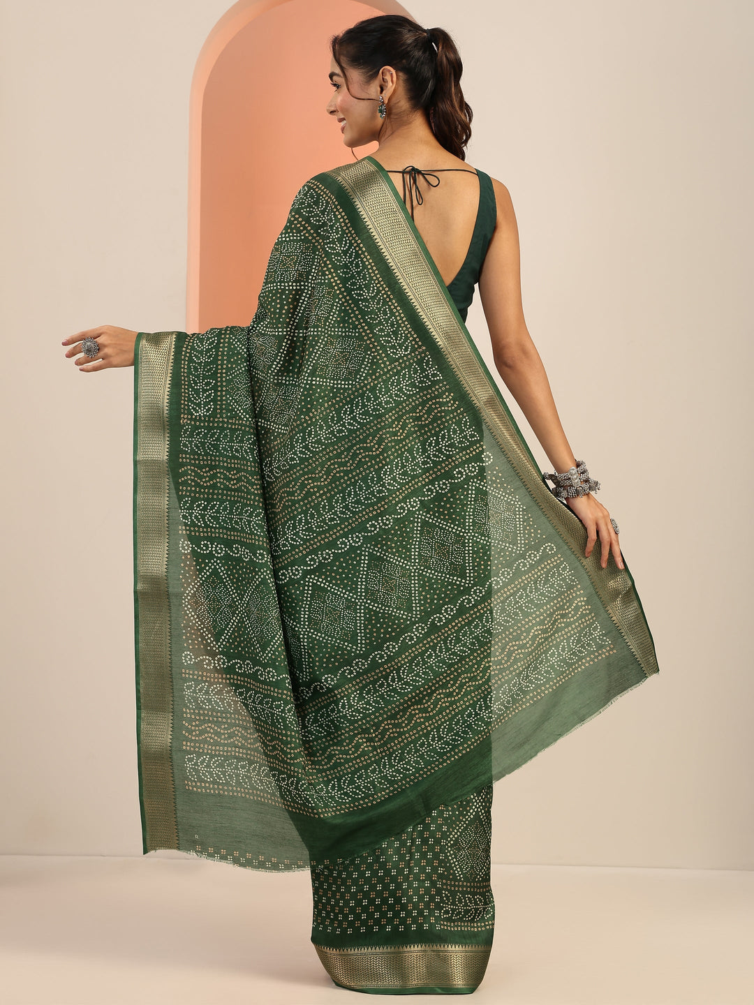  Green Printed Silk Blend Saree With Unstitched Blouse Piece 