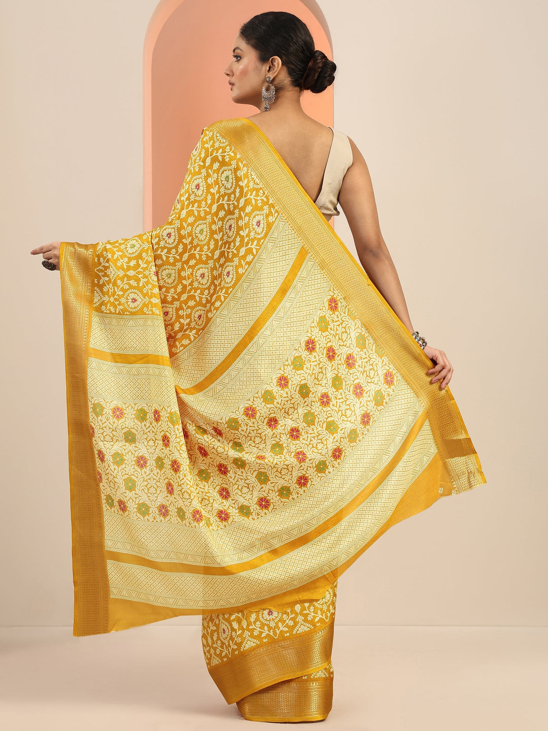  Mustard Printed Silk Blend Saree With Unstitched Blouse Piece 