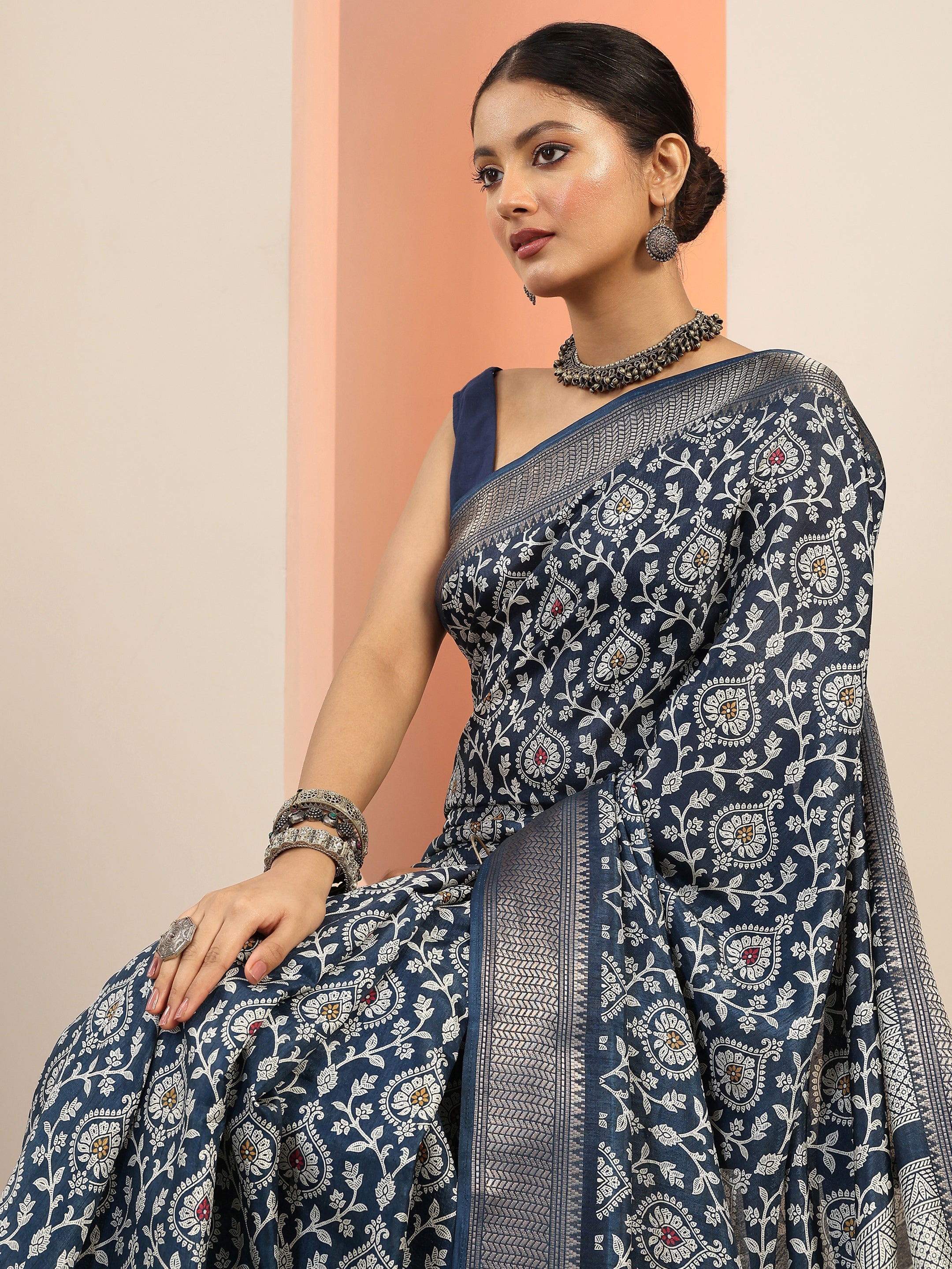 libas Navy Blue Printed Silk Blend Saree With Unstitched Blouse Piece-picture-36
