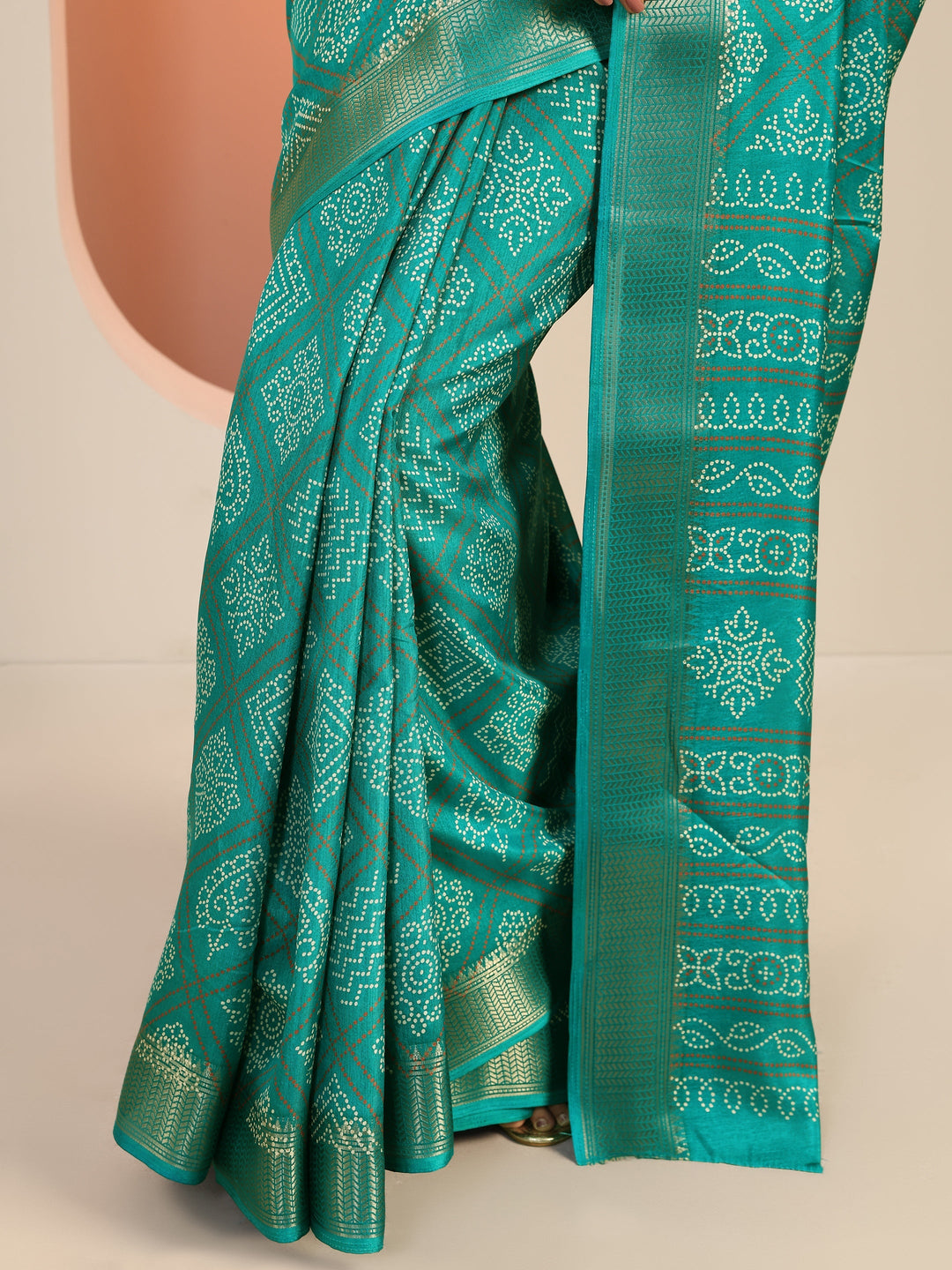  Teal Printed Silk Blend Saree With Unstitched Blouse Piece 