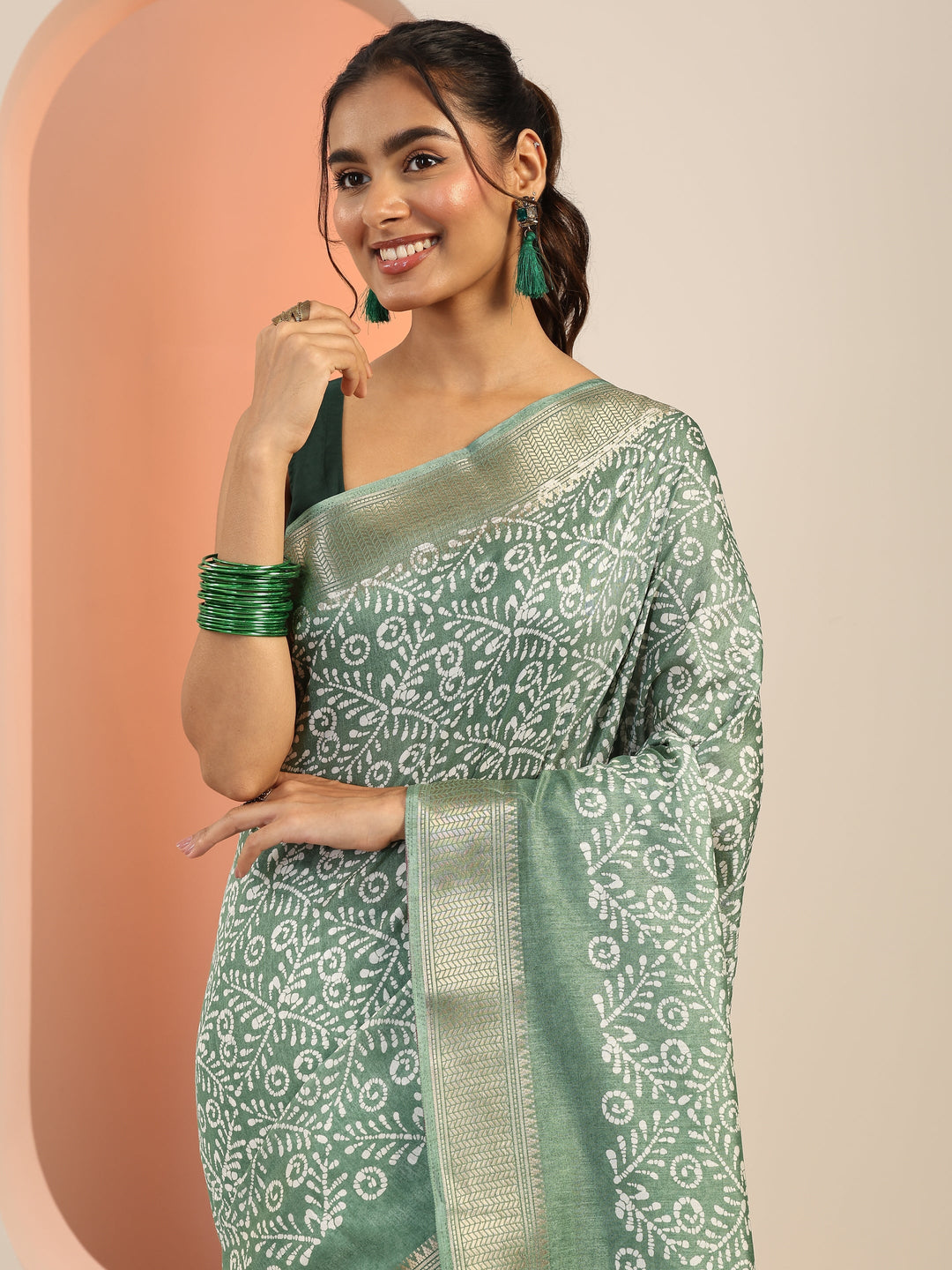  Green Printed Silk Blend Saree With Unstitched Blouse Piece 
