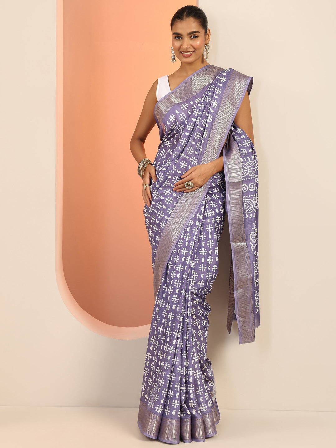  Lavender Printed Silk Blend Saree With Unstitched Blouse Piece 